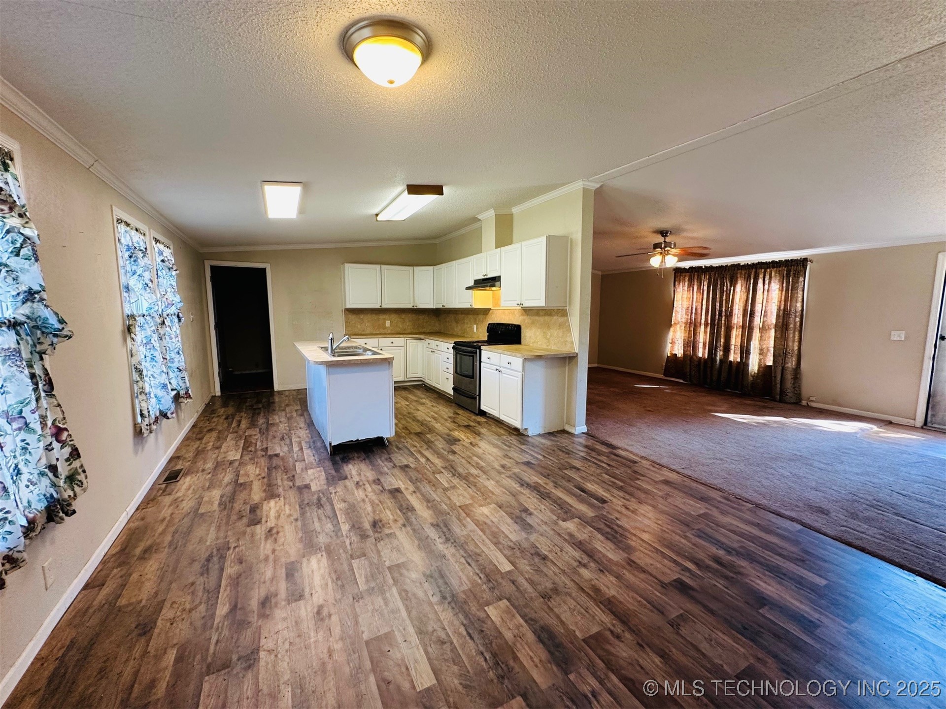 11515 Leavenworth Trail Property Photo 7