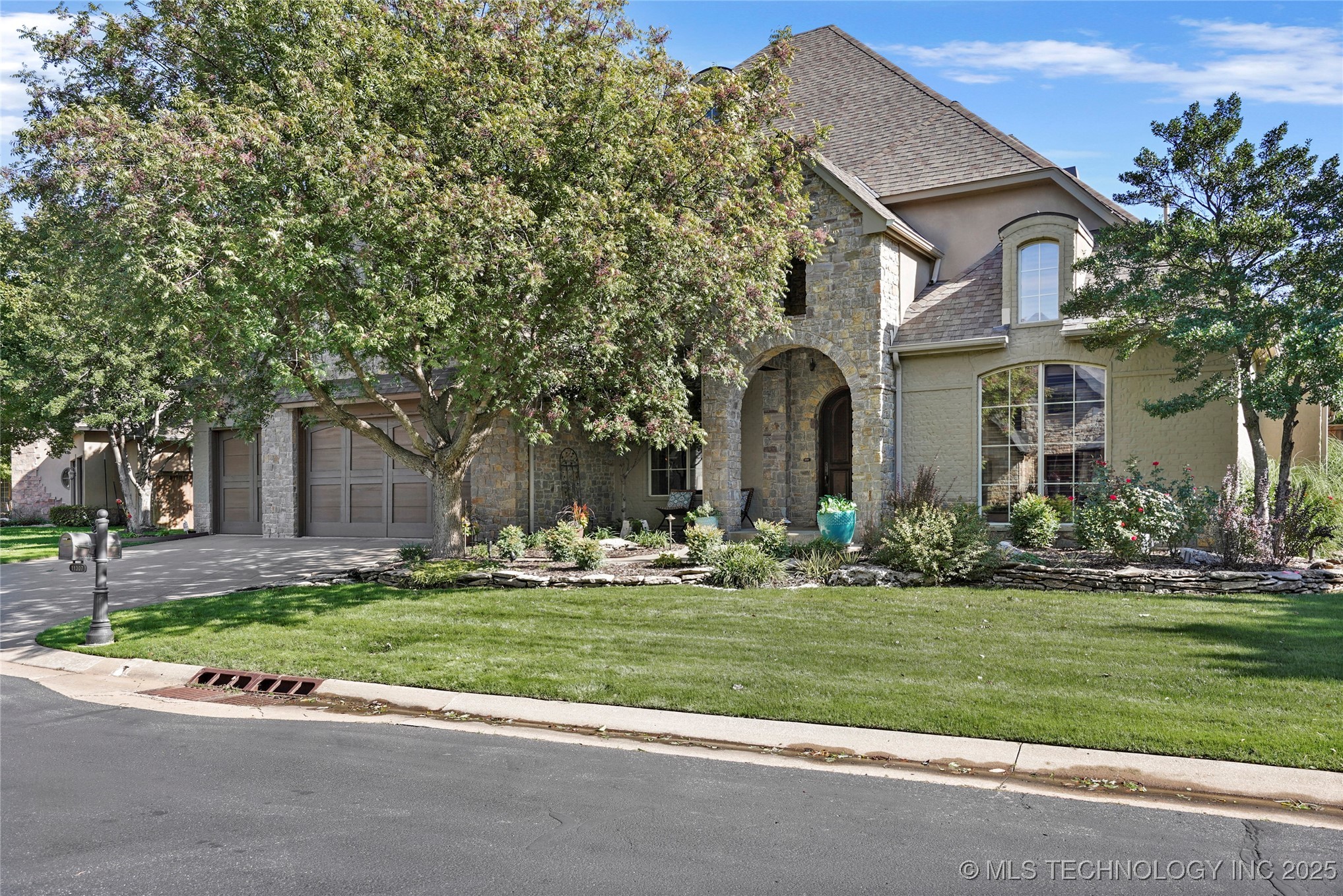 11307 S College Avenue Property Photo 1