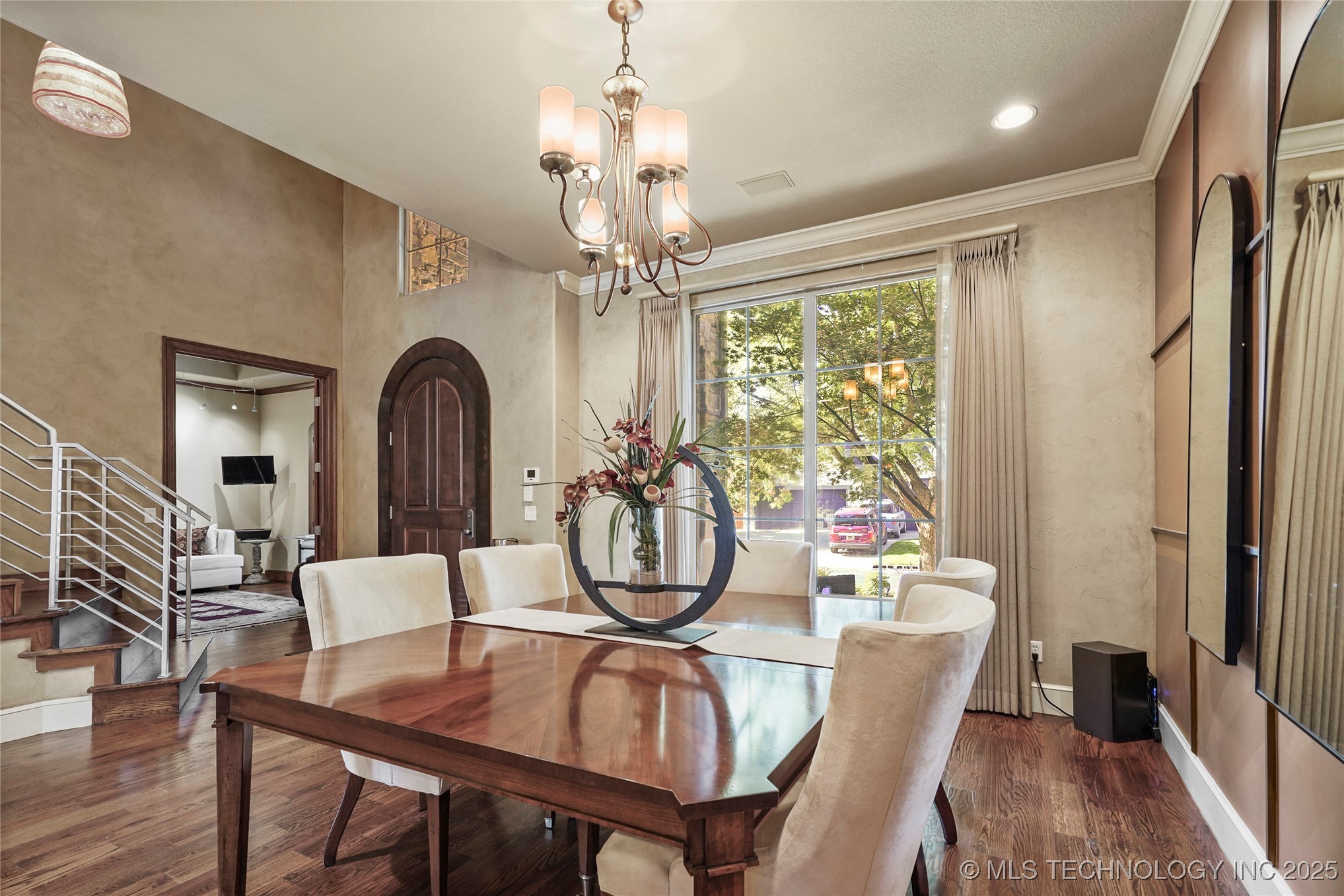 11307 S College Avenue Property Photo 8