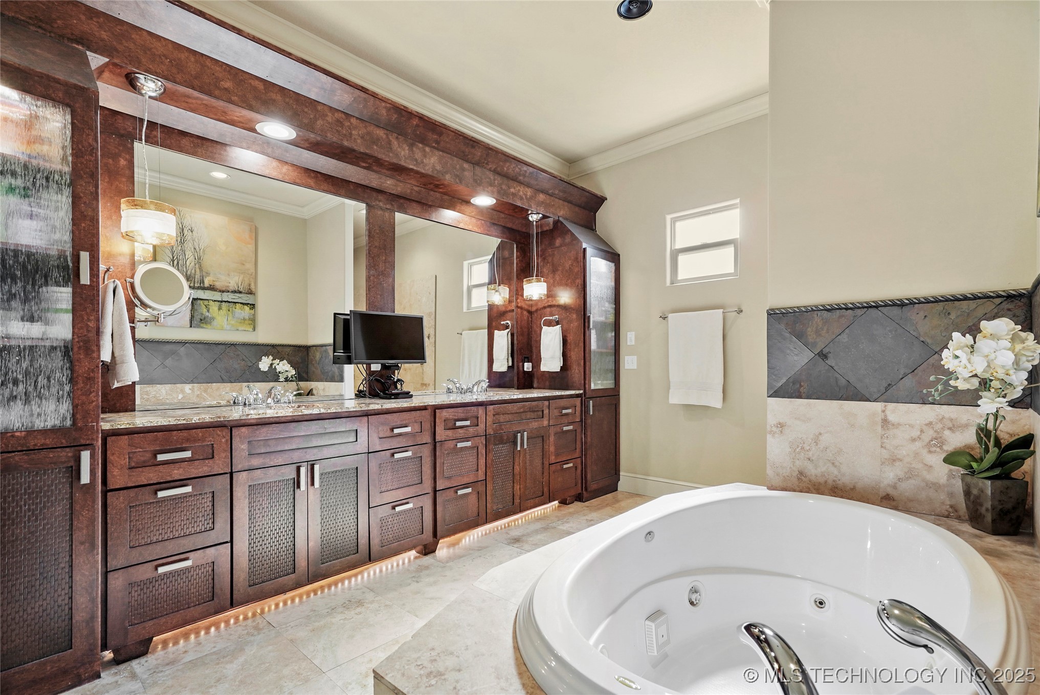 11307 S College Avenue Property Photo 24