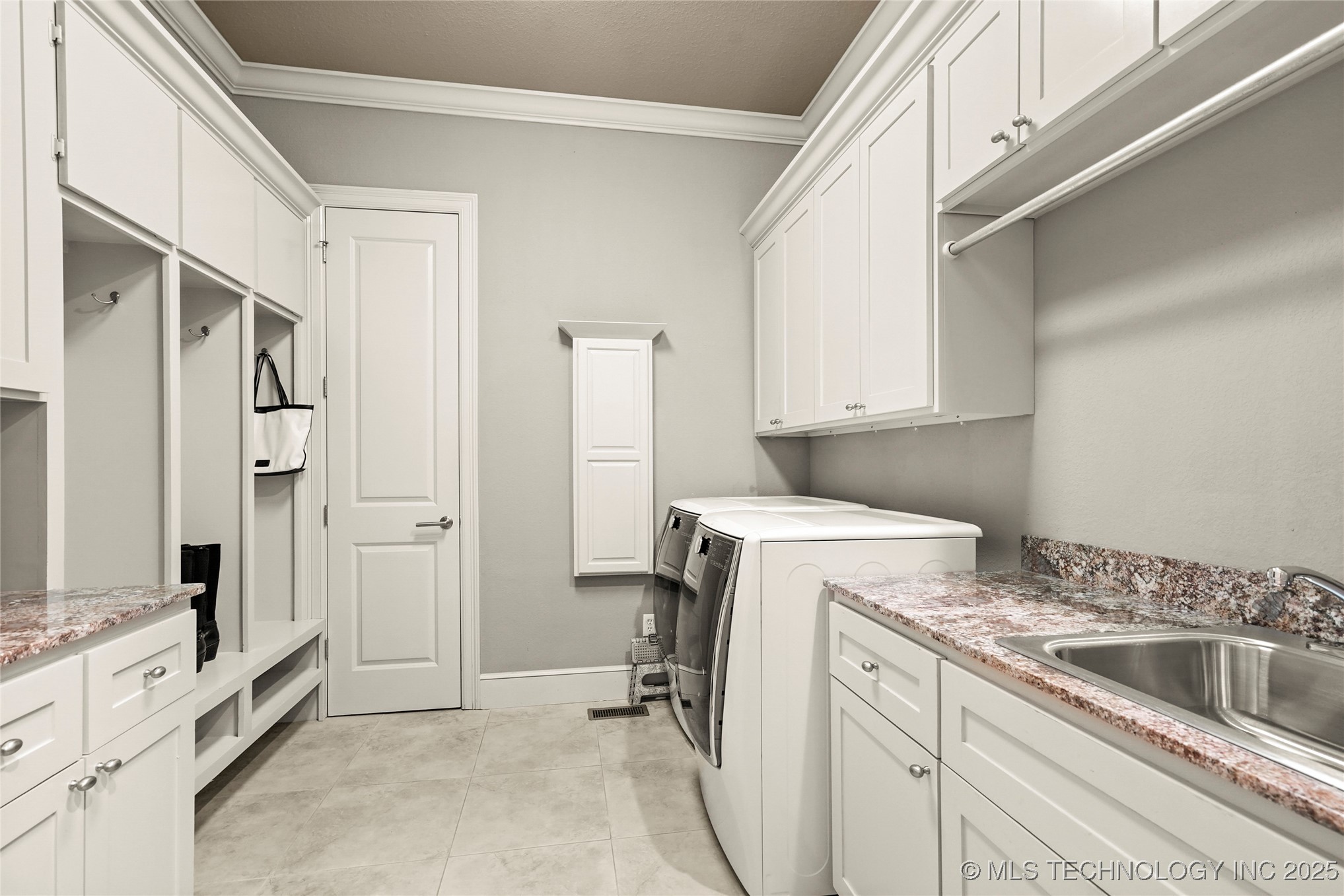 11307 S College Avenue Property Photo 29