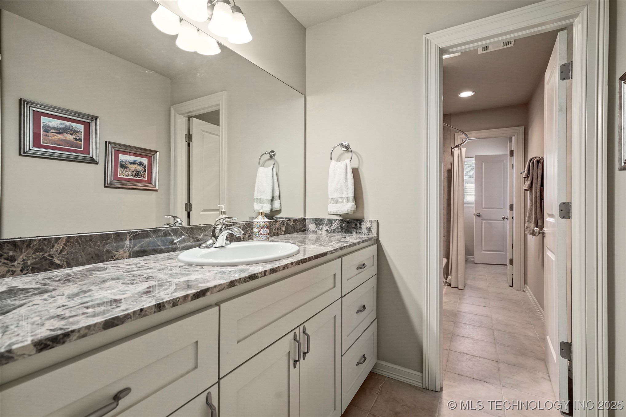 11307 S College Avenue Property Photo 34