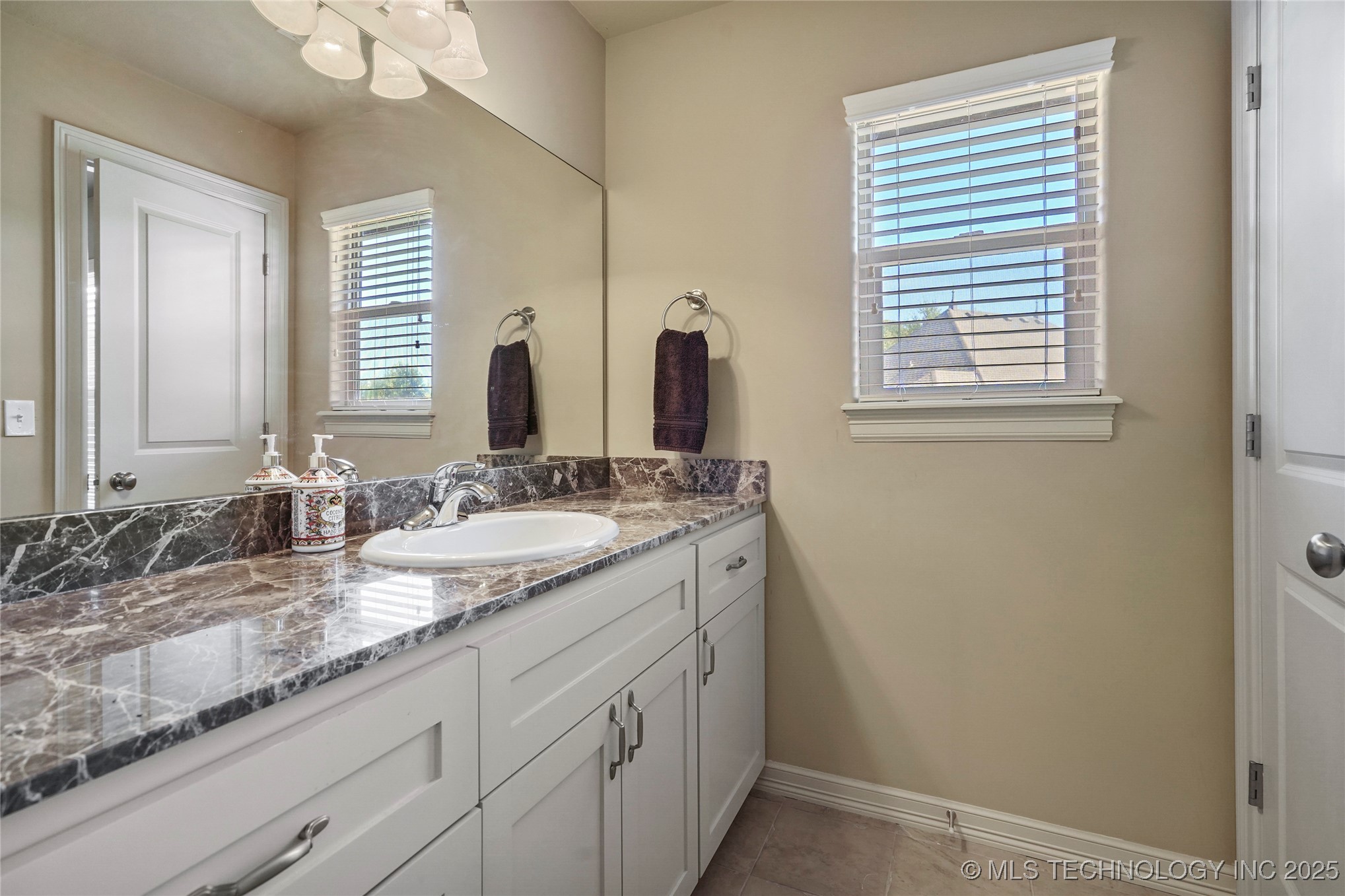 11307 S College Avenue Property Photo 36