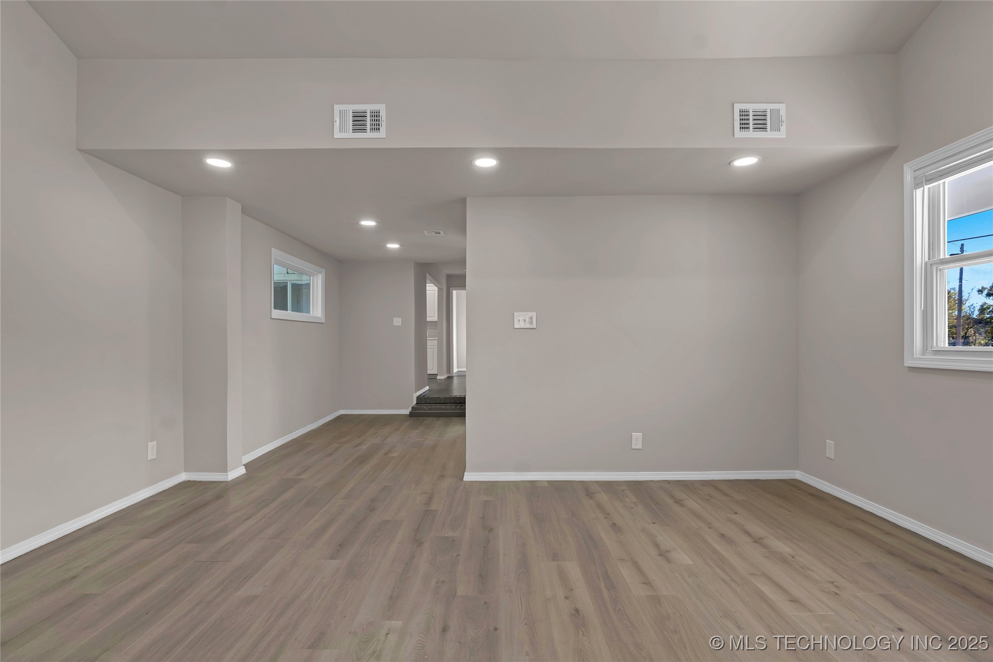 209 E 38th Street Property Photo 2