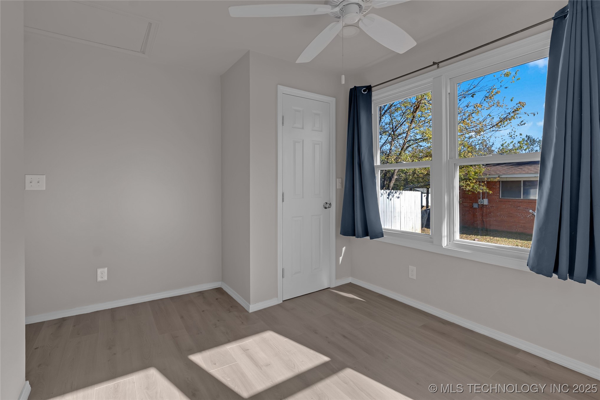 209 E 38th Street Property Photo 5