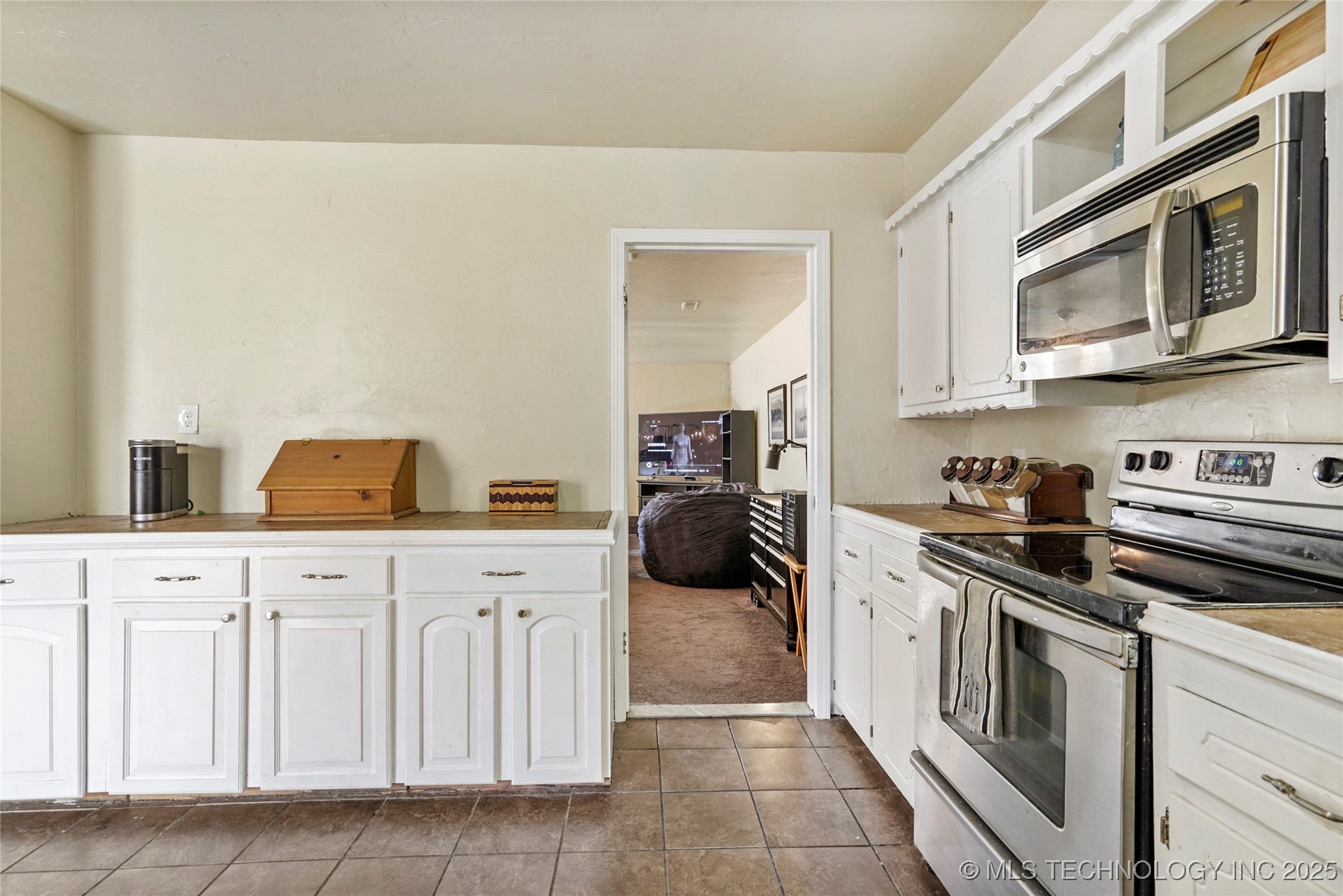 11327 E 63rd Street S Property Photo 9