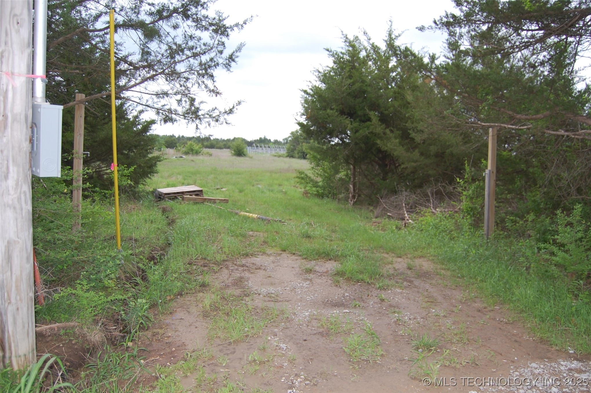 377050 E 1110 Road Property Photo 1