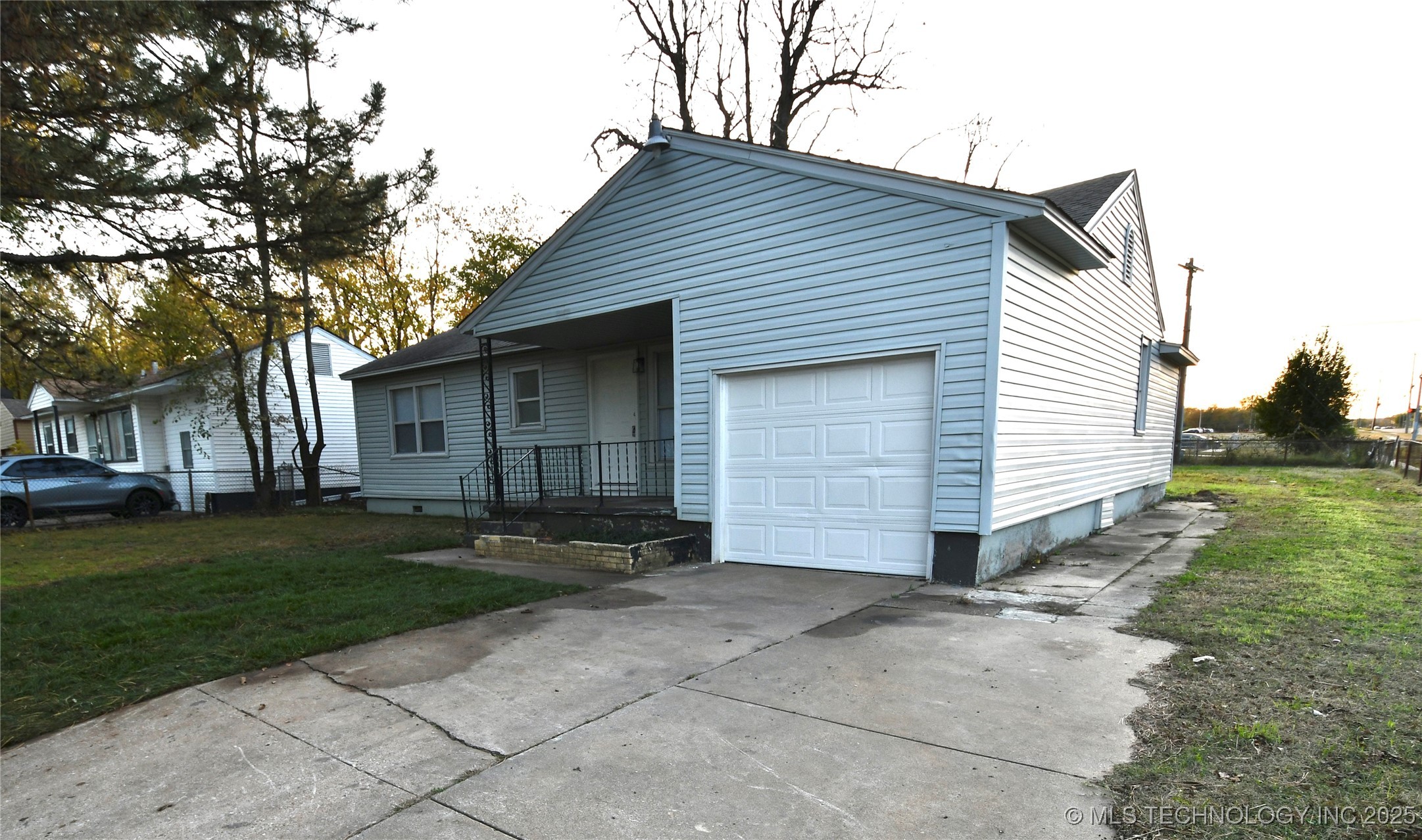 4554 Iroquois Avenue Property Photo 2