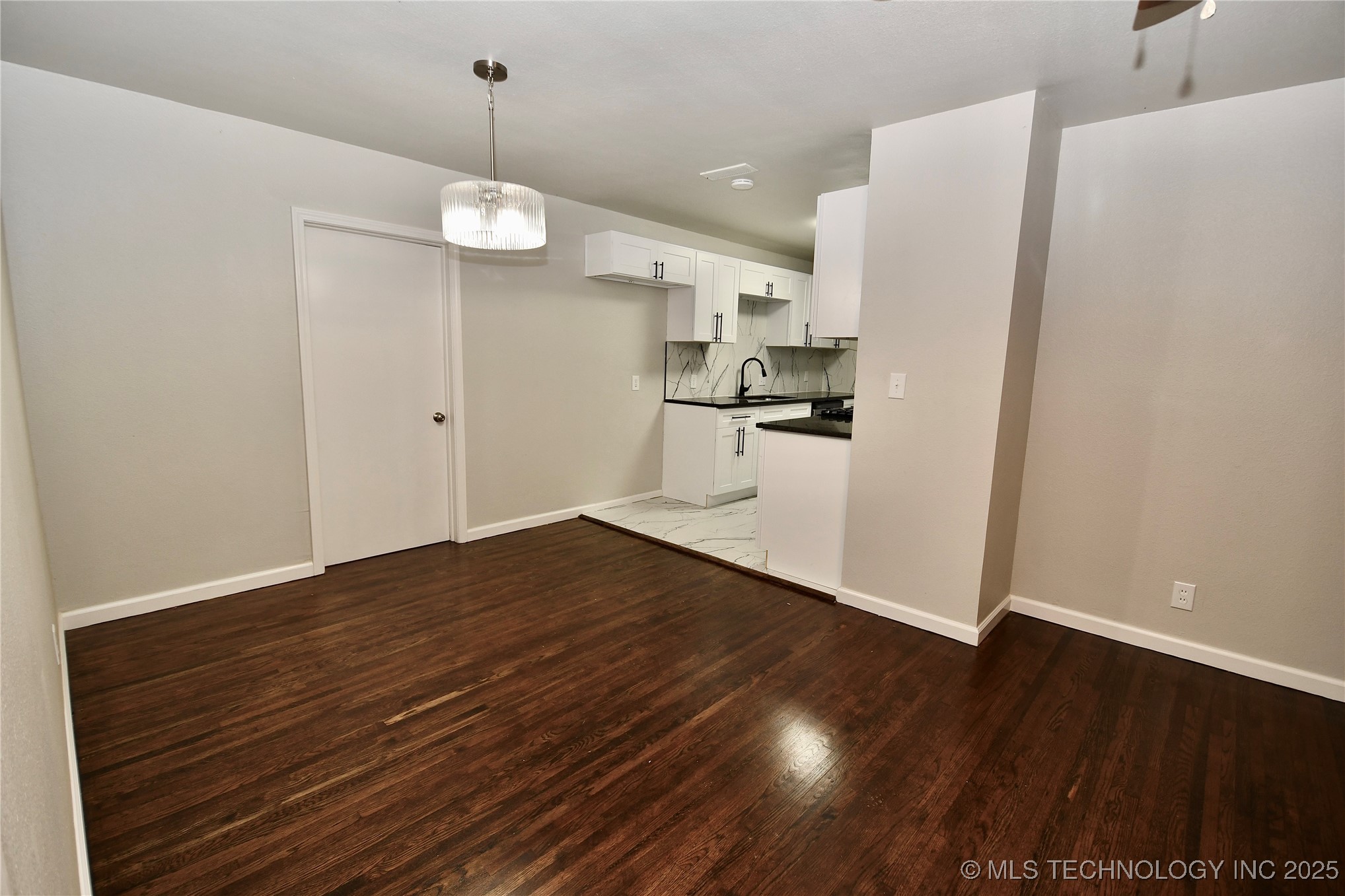 4554 Iroquois Avenue Property Photo 8