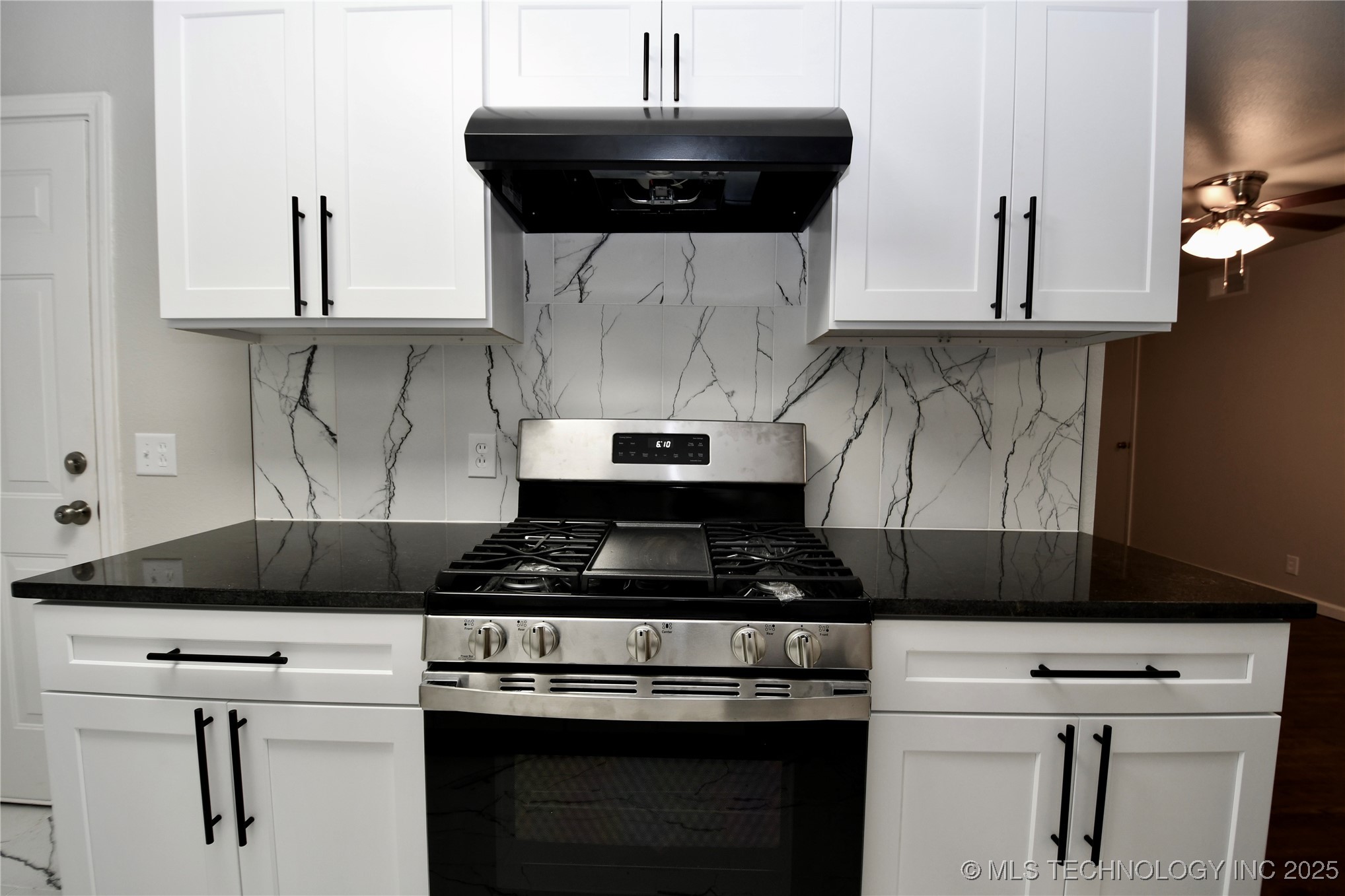 4554 Iroquois Avenue Property Photo 11