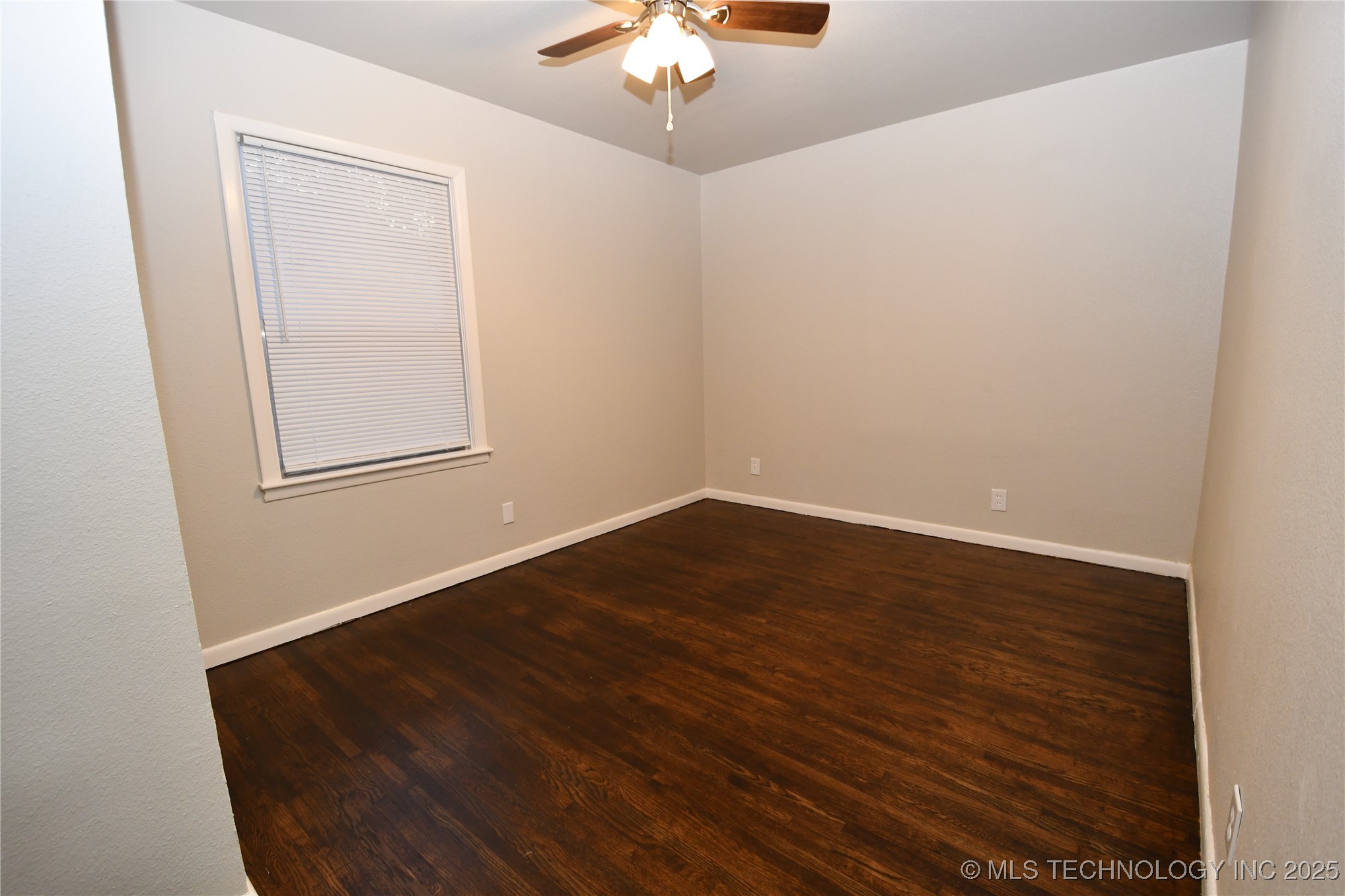 4554 Iroquois Avenue Property Photo 23