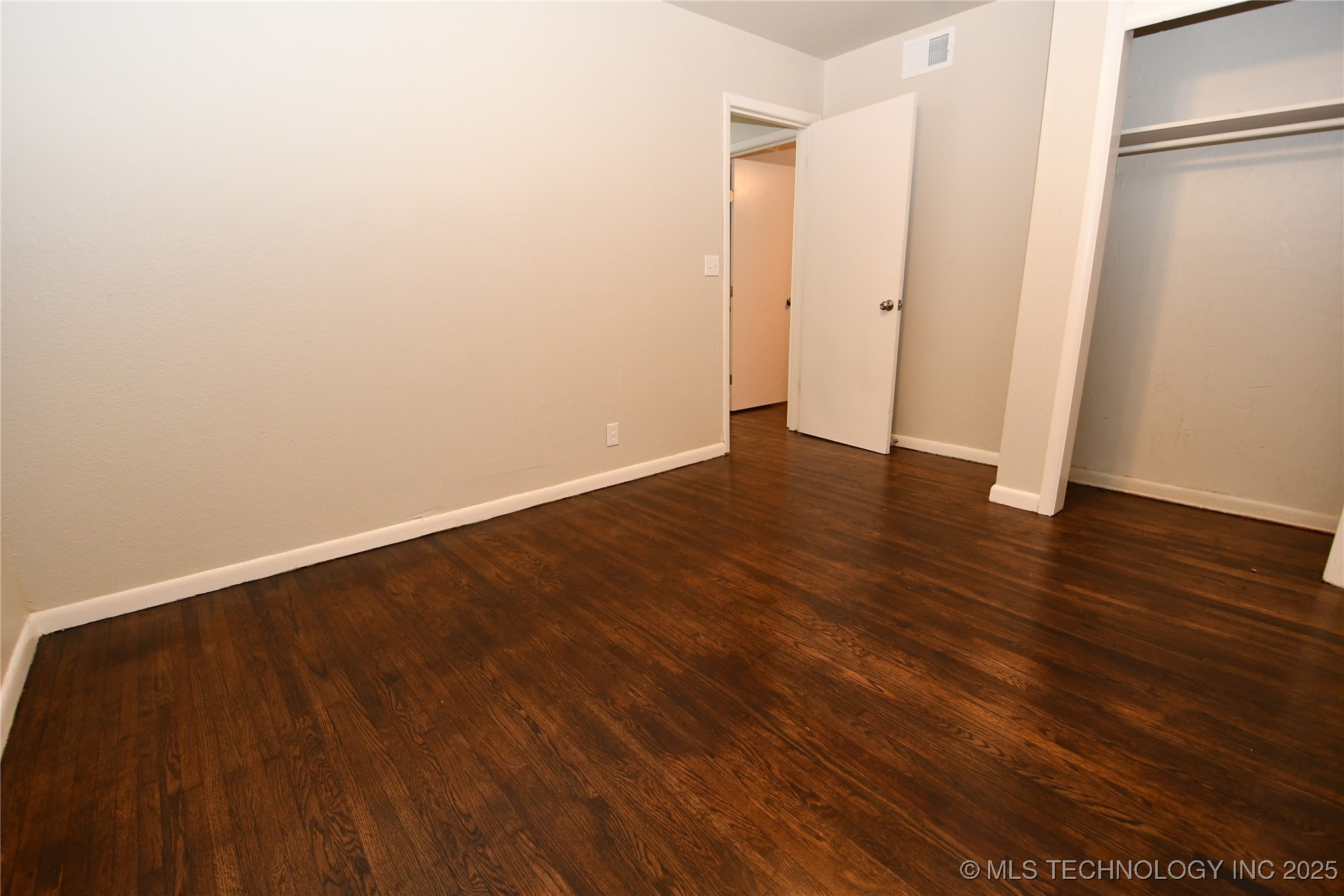 4554 Iroquois Avenue Property Photo 24
