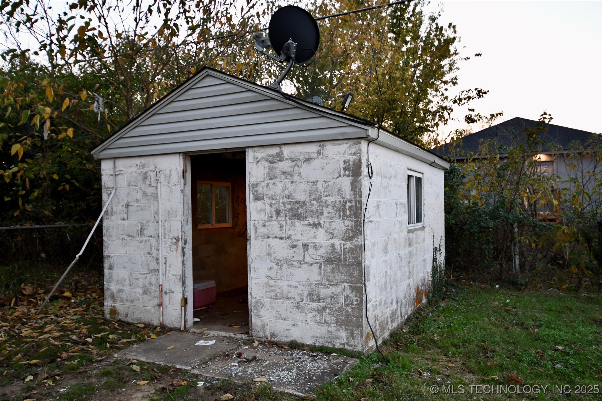 4554 Iroquois Avenue Property Photo 32