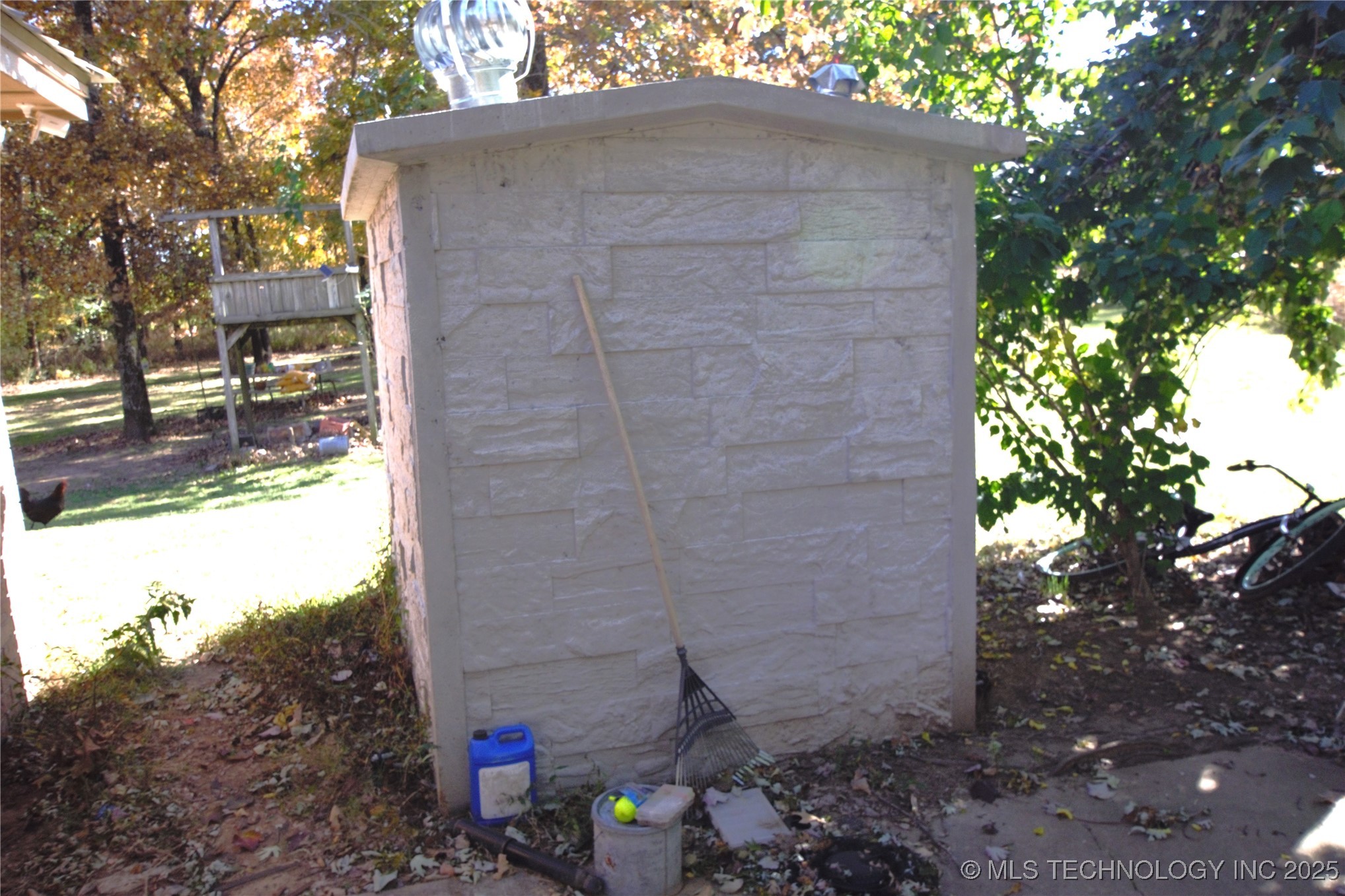 453725 E 1000 Drive Property Photo 9