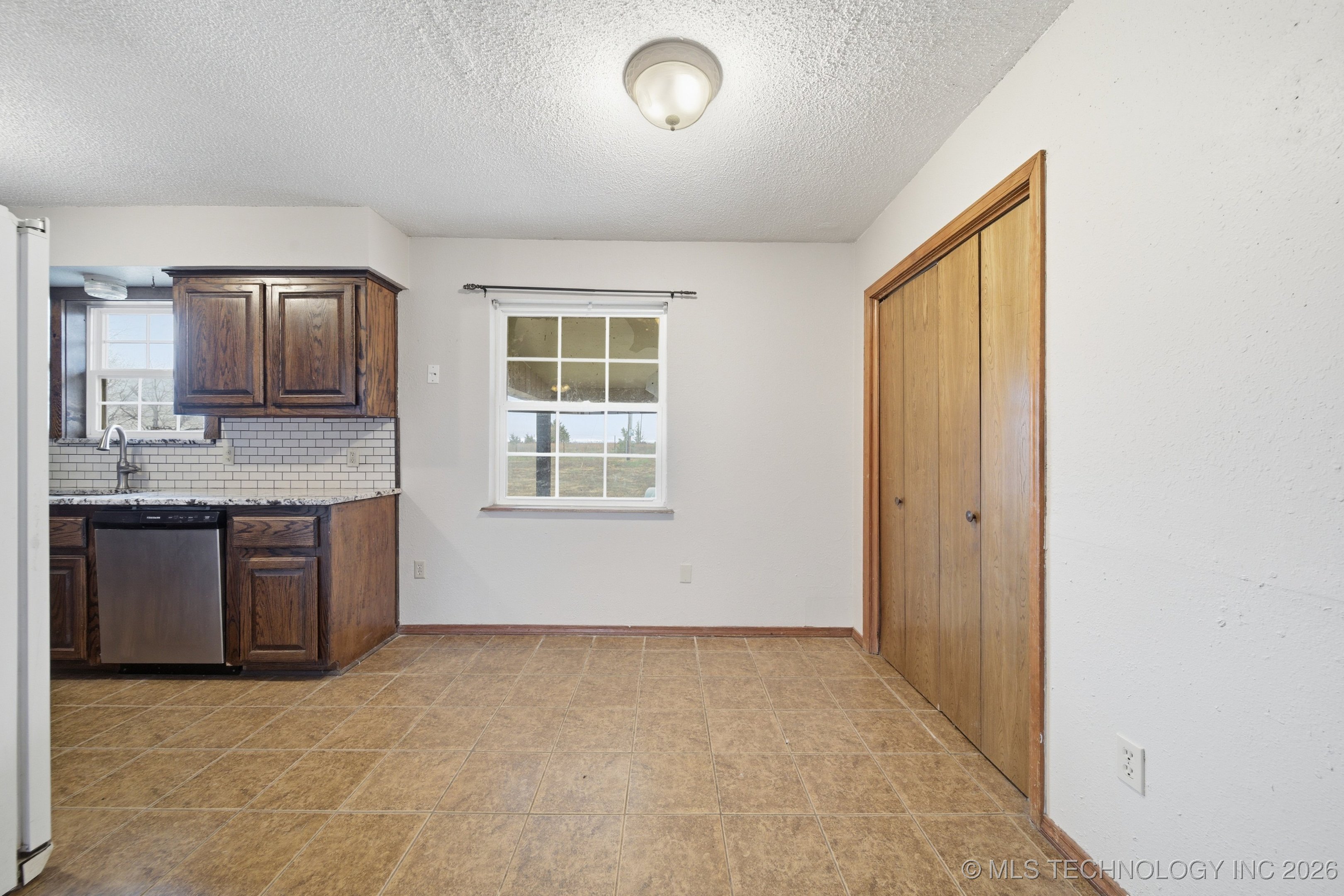 17200 S 255 Road Property Photo 8