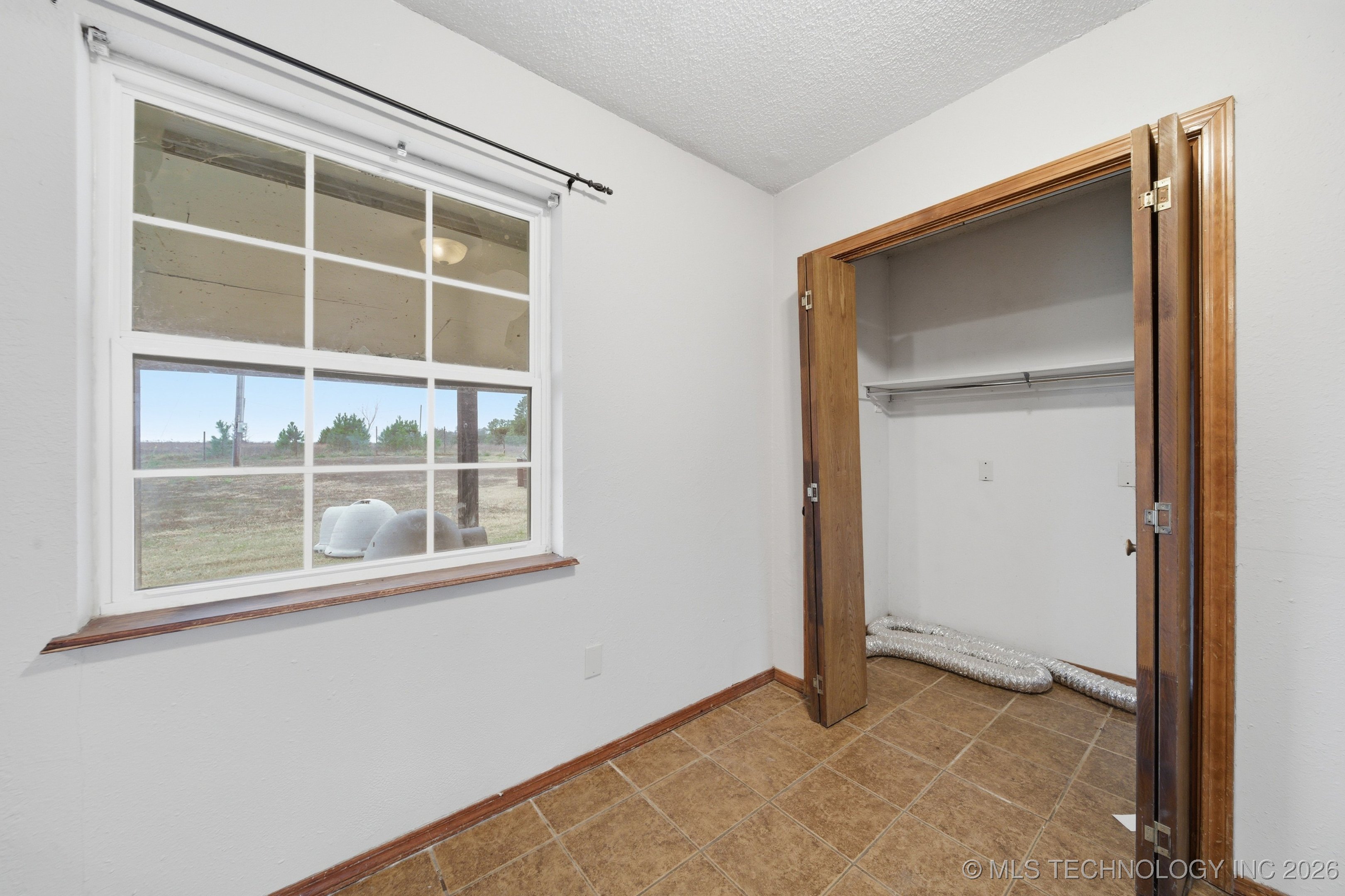 17200 S 255 Road Property Photo 9