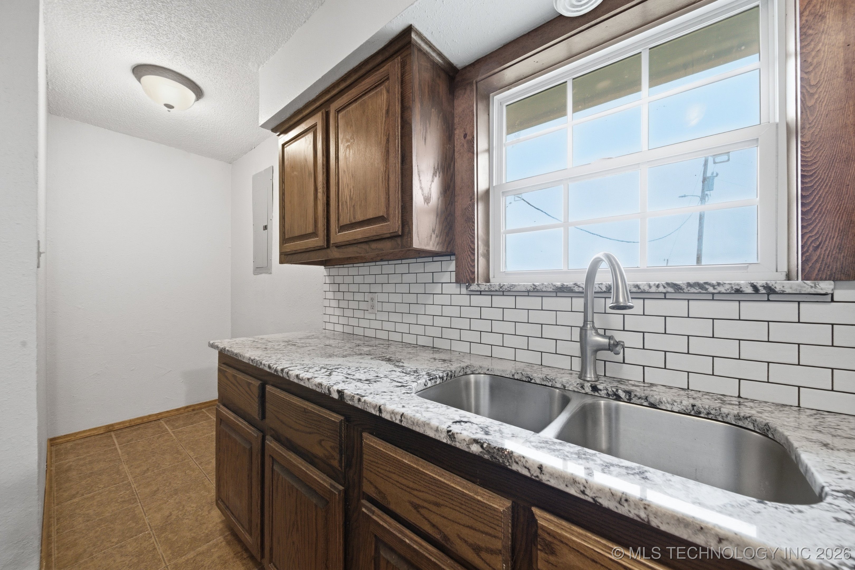 17200 S 255 Road Property Photo 12