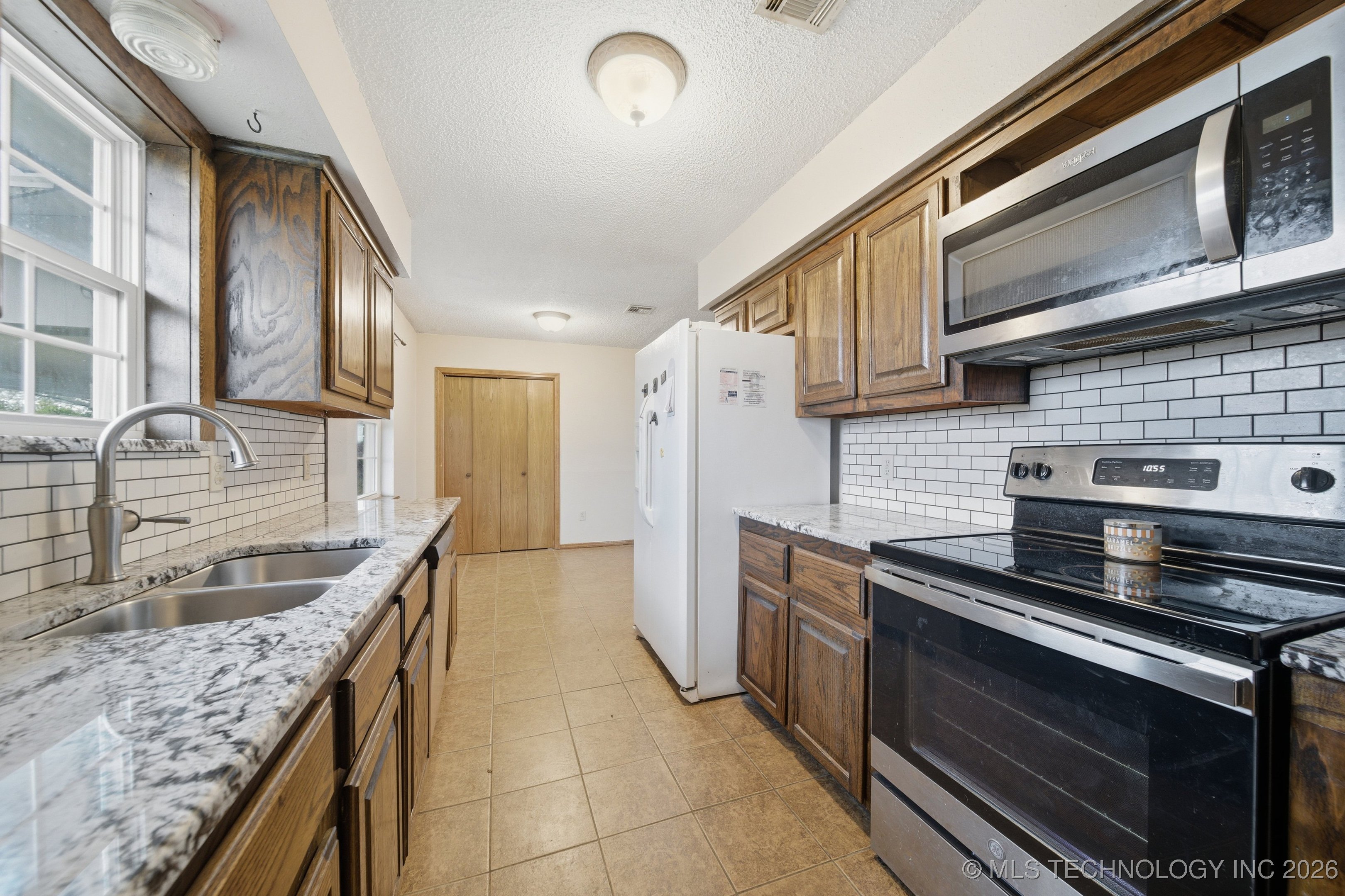 17200 S 255 Road Property Photo 13