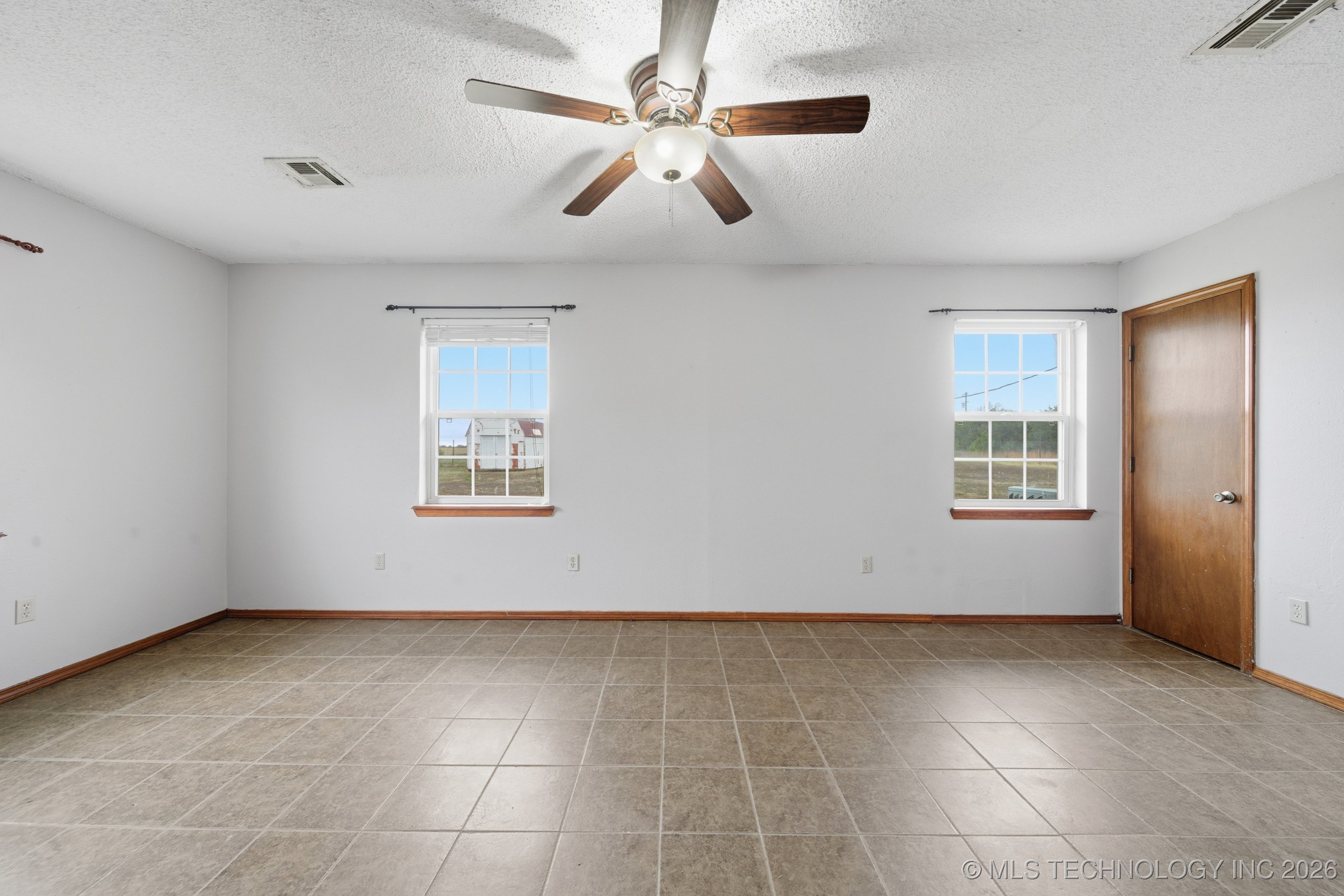 17200 S 255 Road Property Photo 14