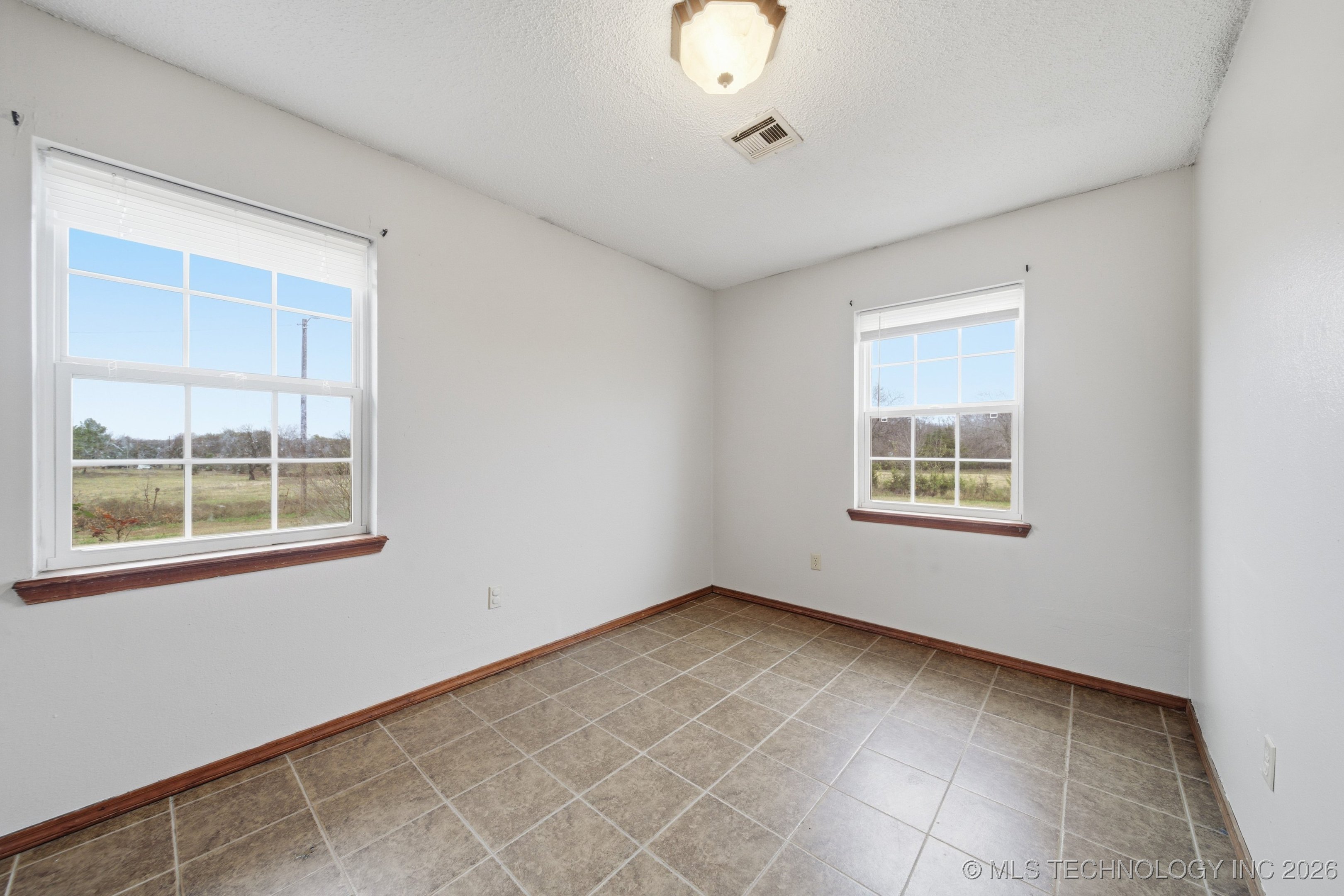 17200 S 255 Road Property Photo 19