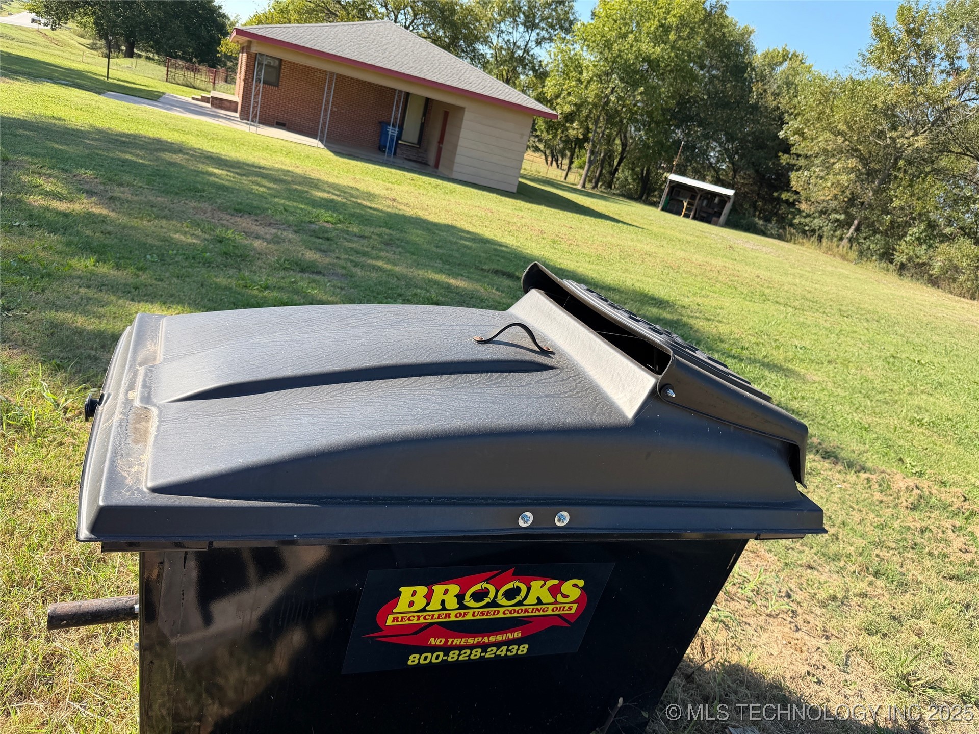 305 W Main Street Property Photo 3