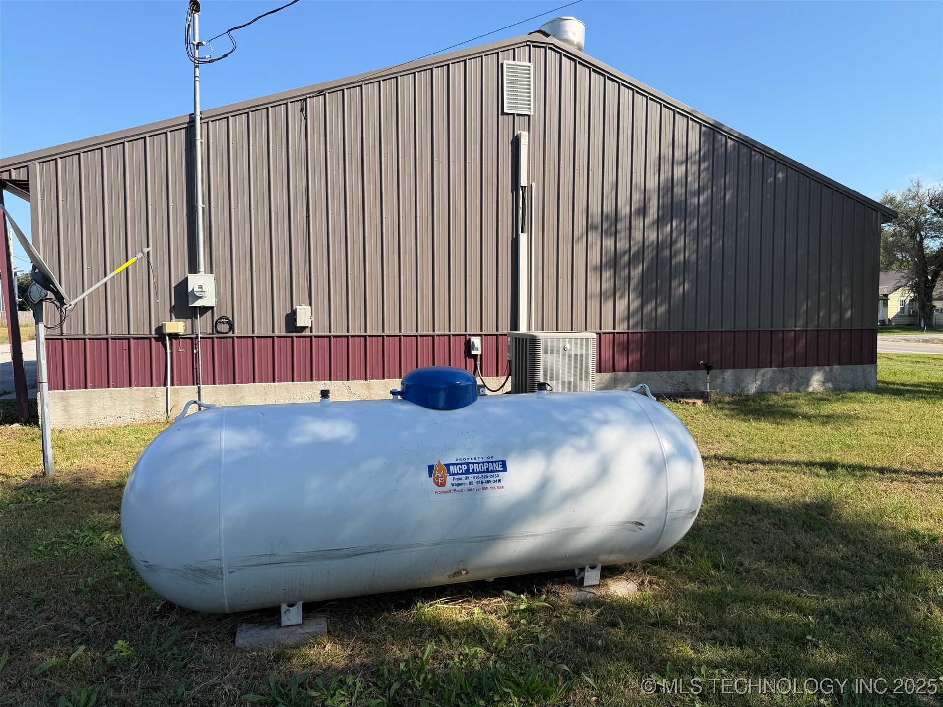 305 W Main Street Property Photo 5