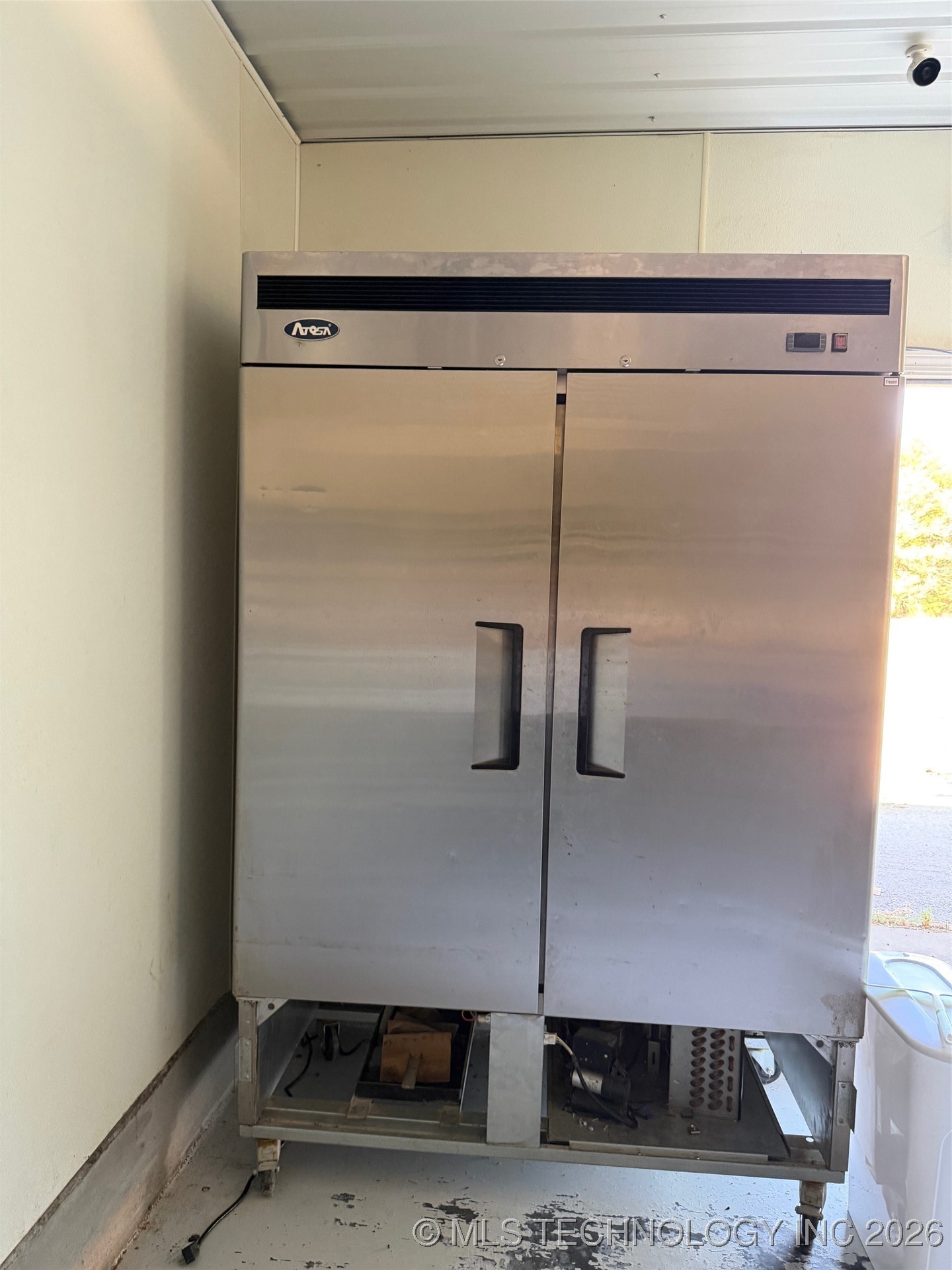 305 W Main Street Property Photo 10