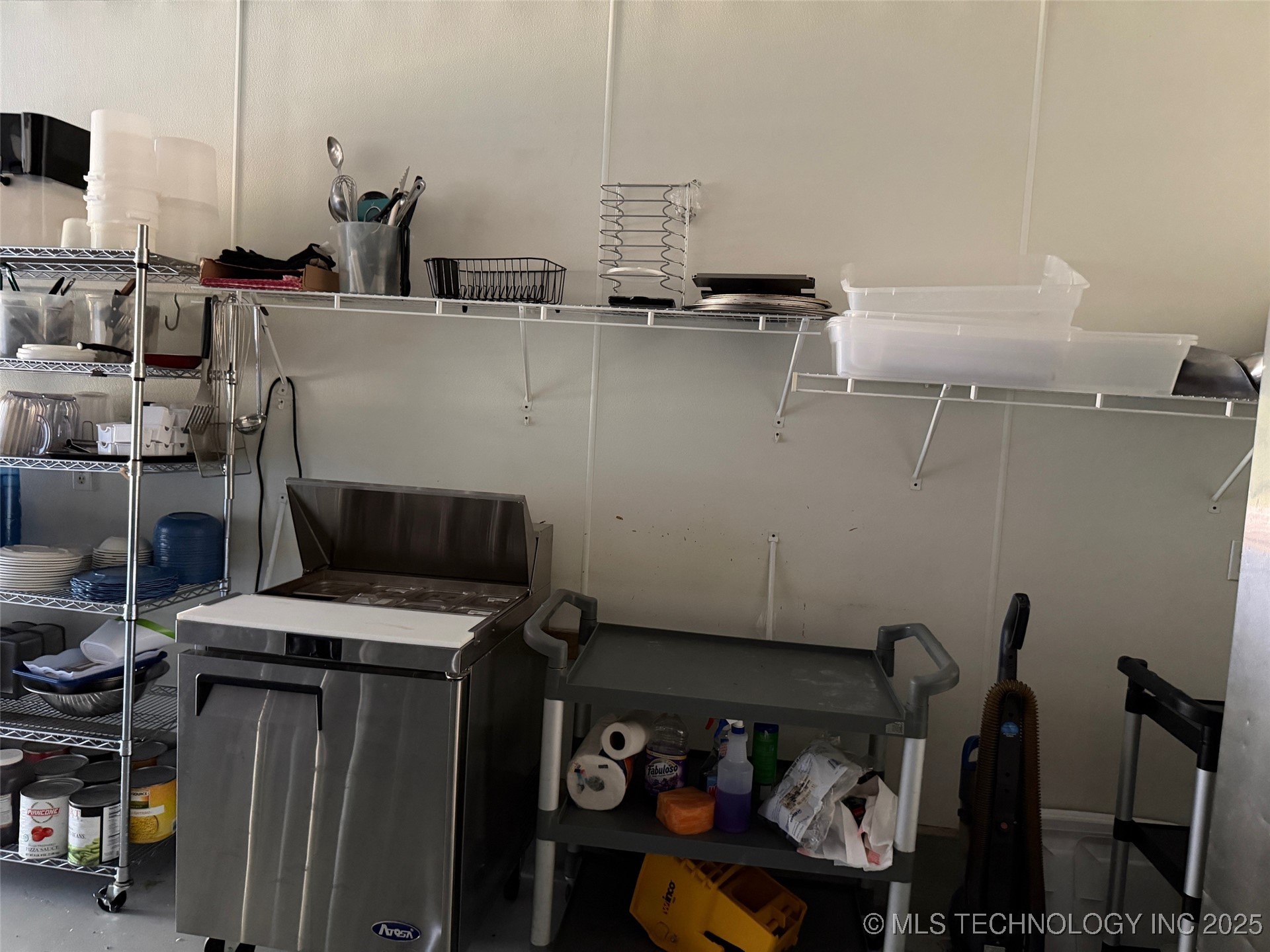 305 W Main Street Property Photo 12