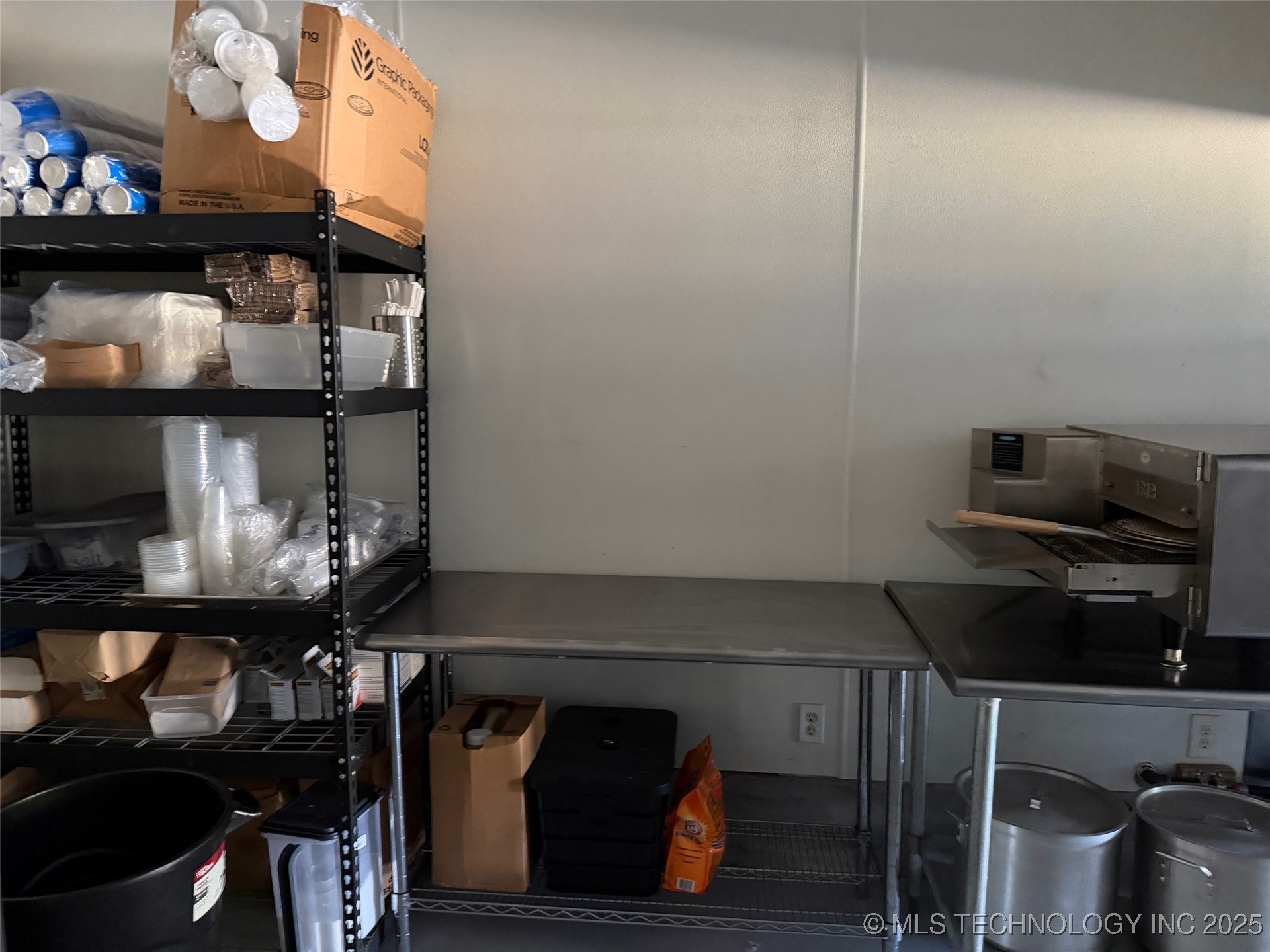 305 W Main Street Property Photo 13