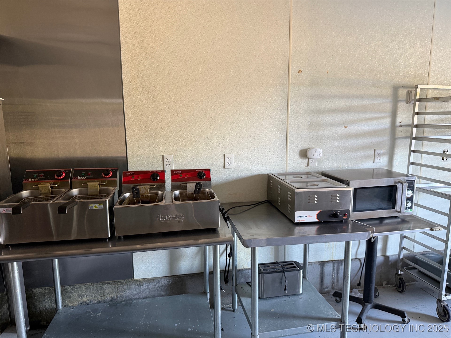 305 W Main Street Property Photo 16