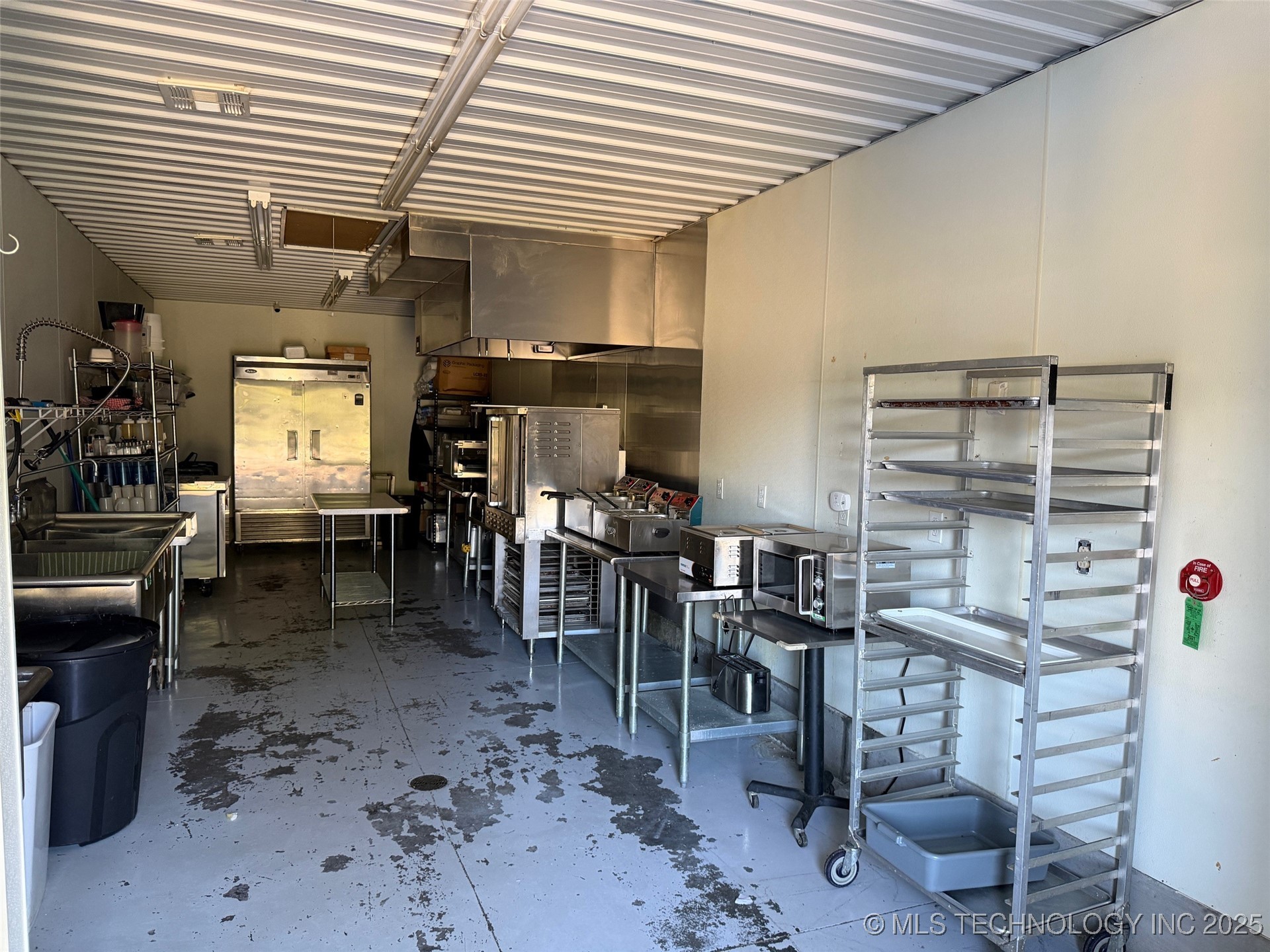 305 W Main Street Property Photo 17