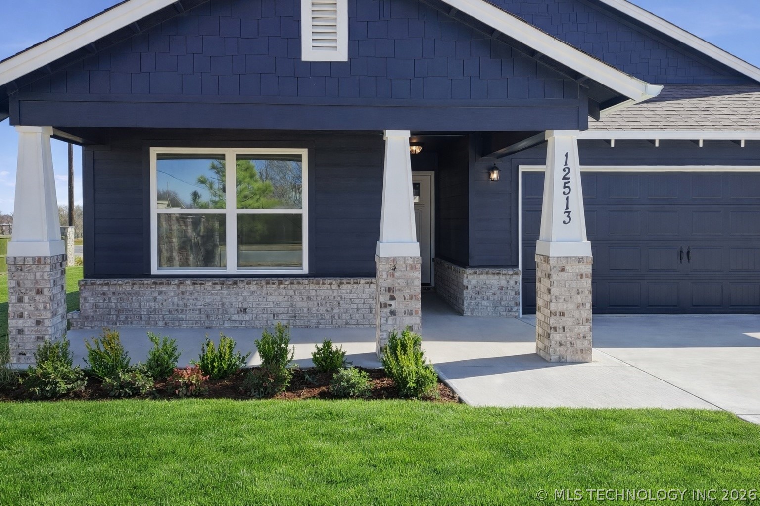 12513 N 134 Avenue Property Photo 2