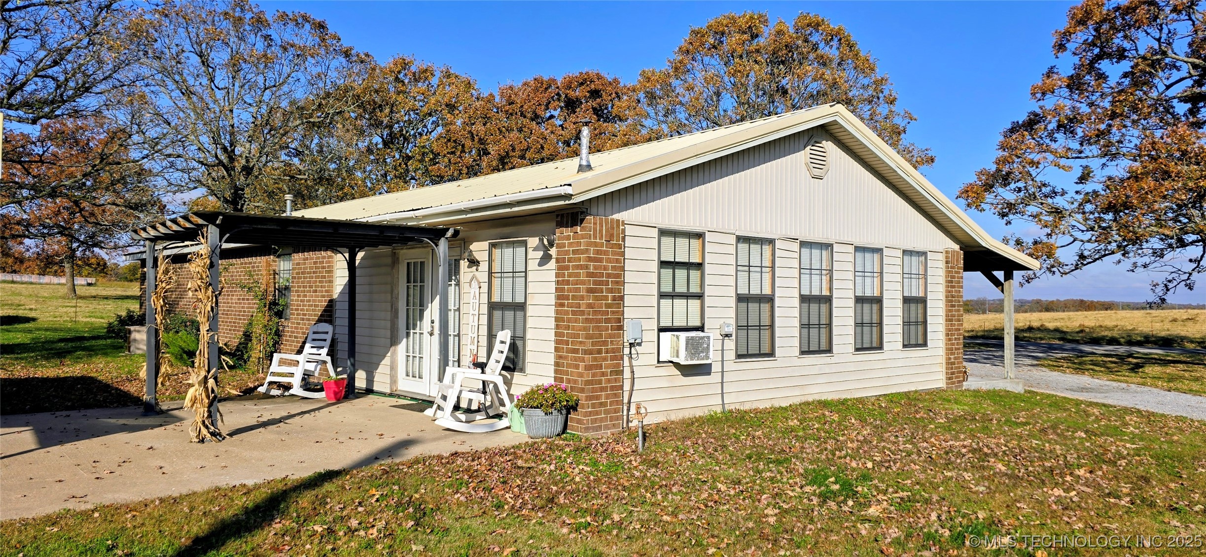 811 E 57th Road Property Photo 10