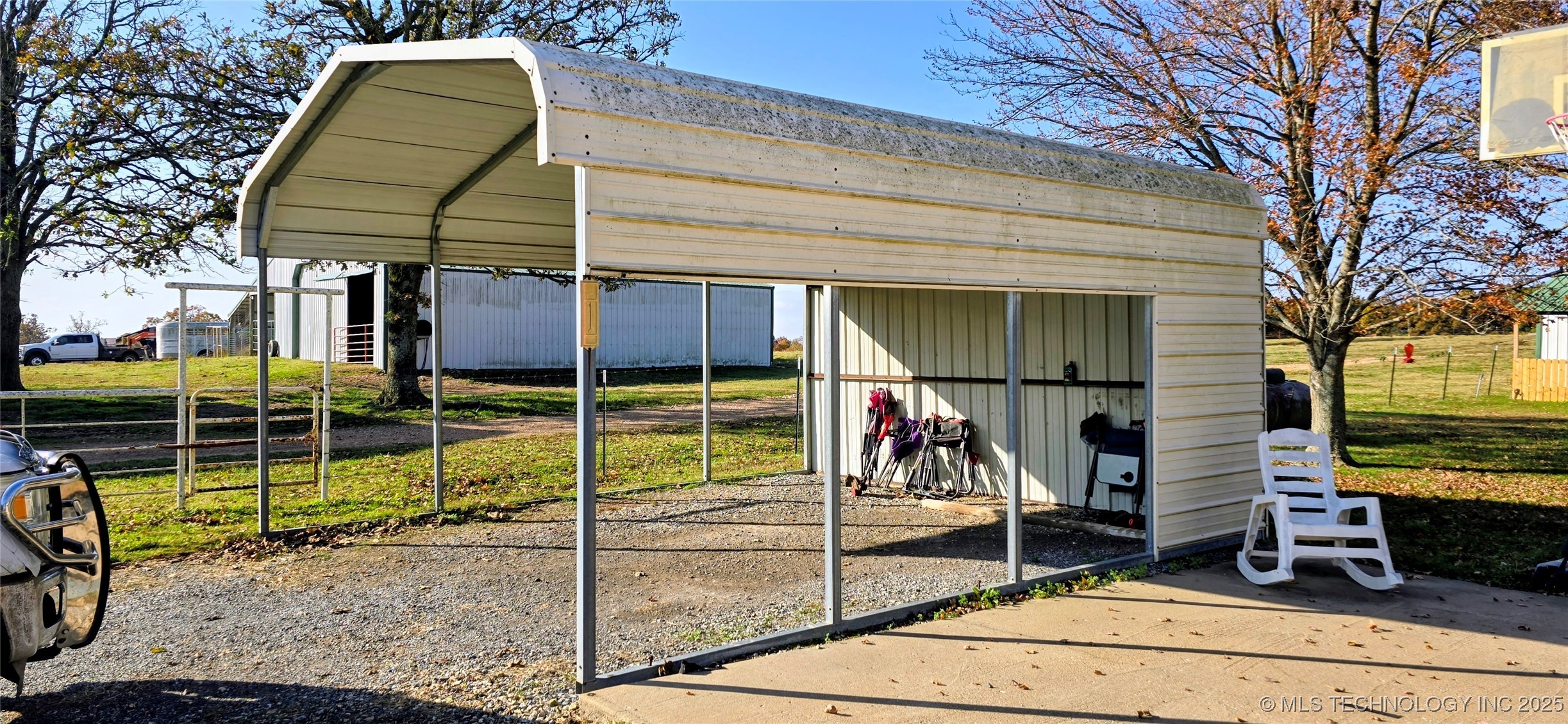 811 E 57th Road Property Photo 27