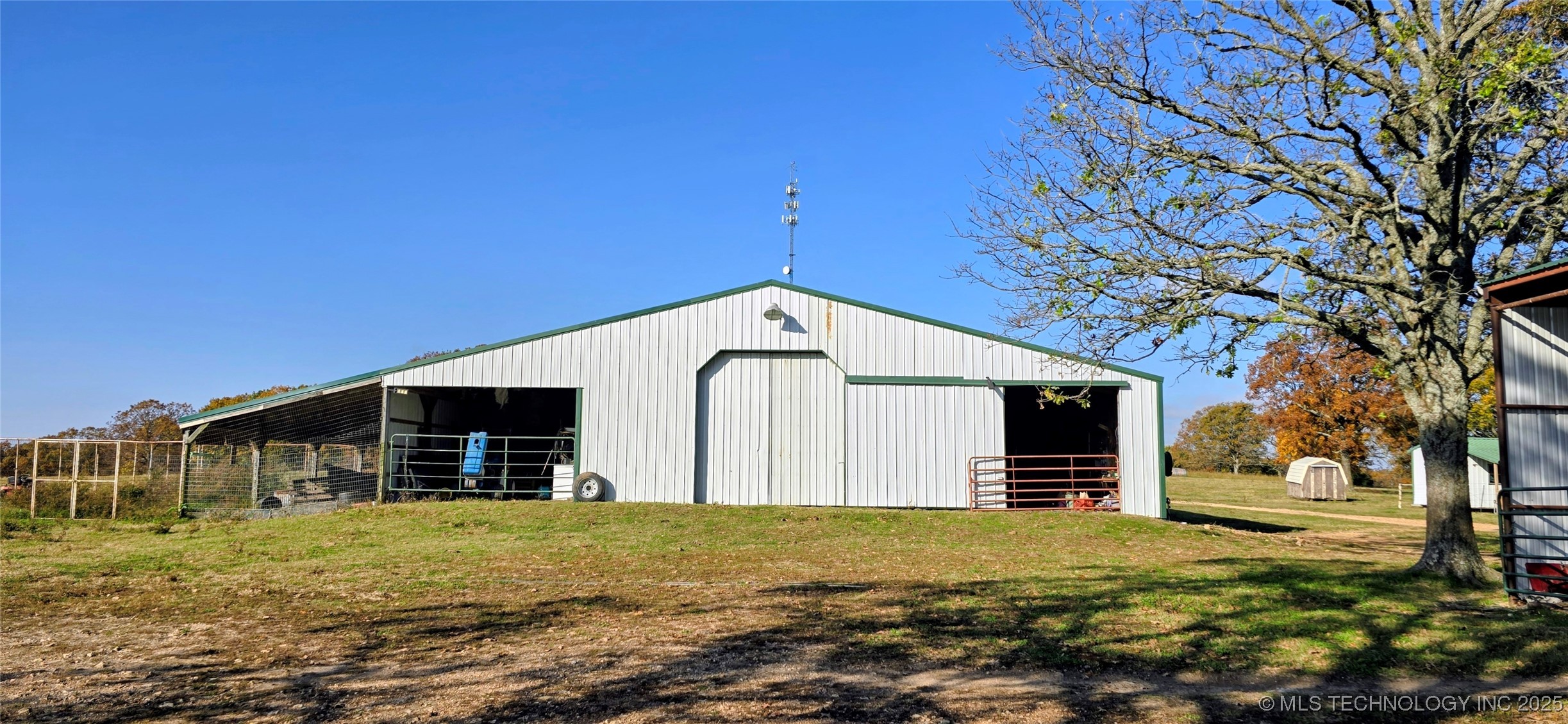 811 E 57th Road Property Photo 29