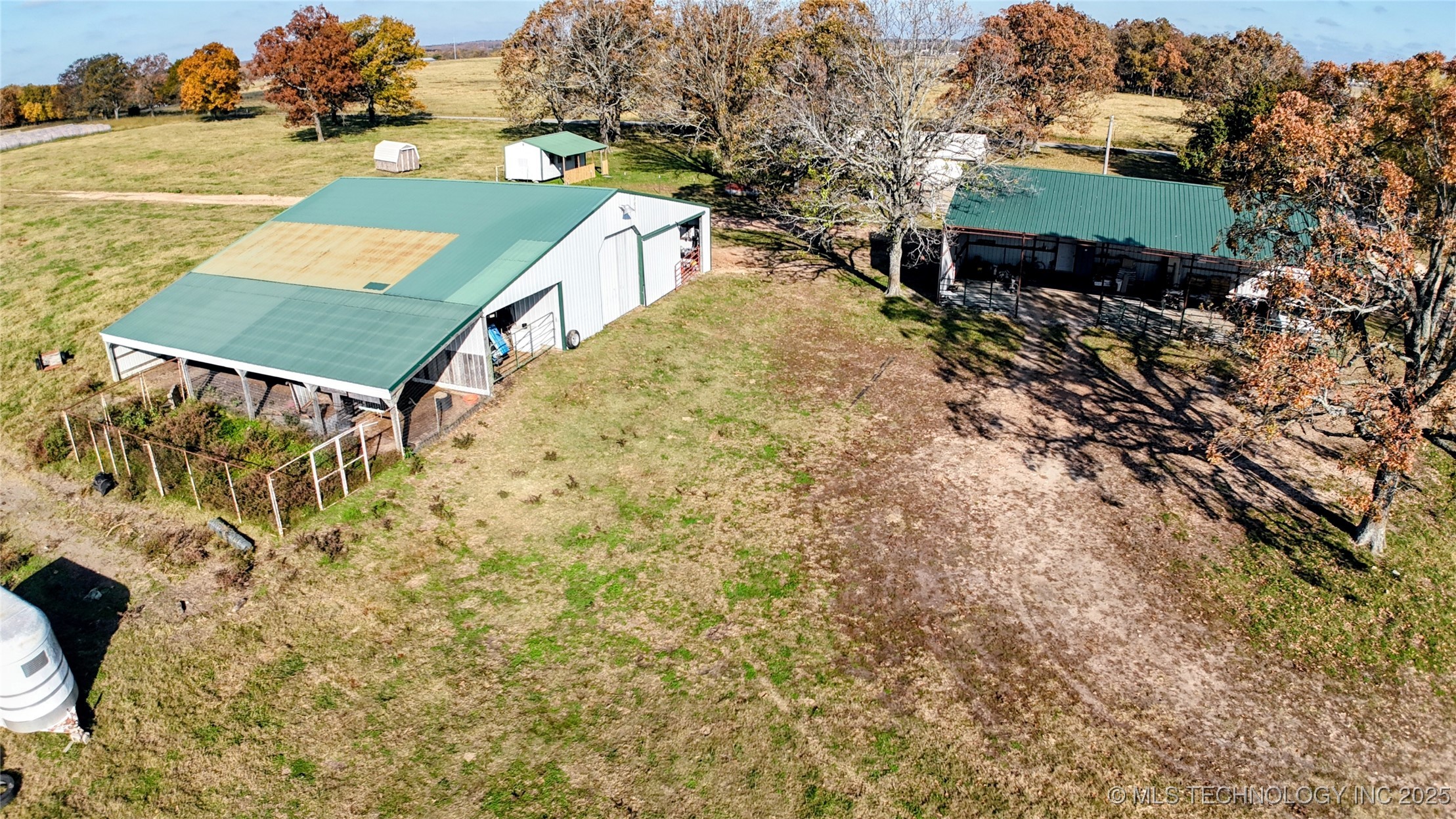 811 E 57th Road Property Photo 36