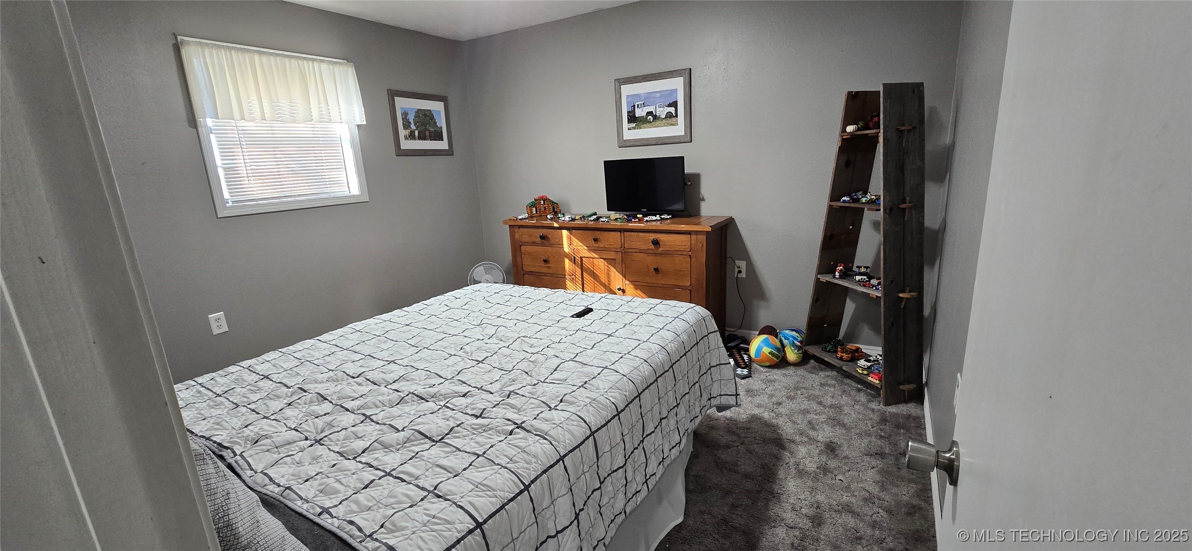 57th Property Photo 42