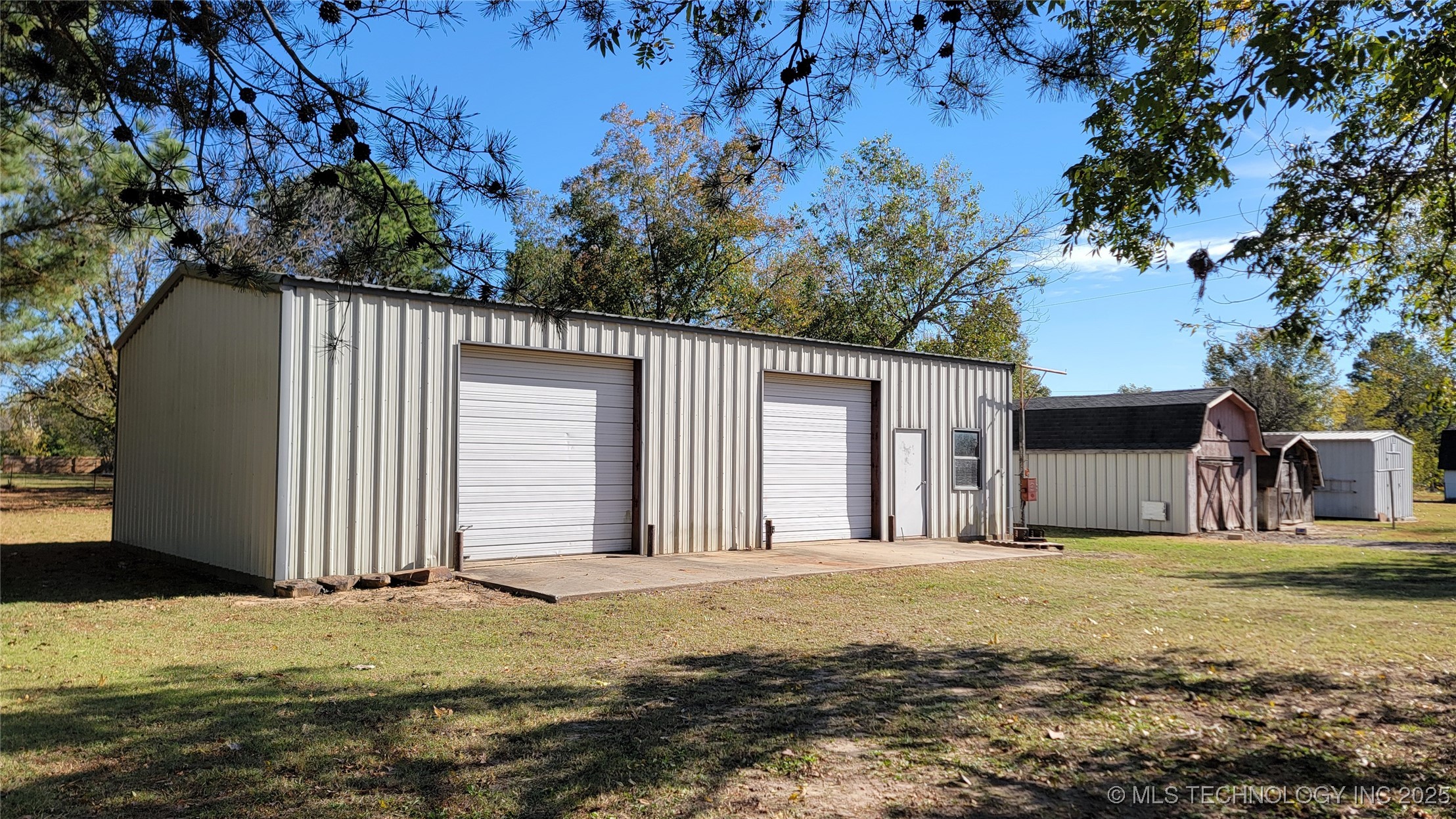 15090 N 251 Road Property Photo 4