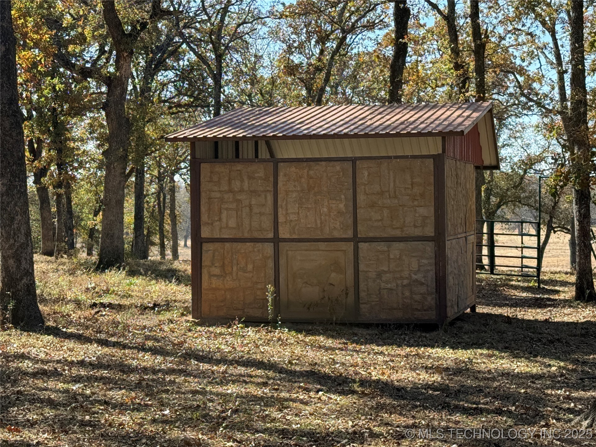 1500 Candlewood Property Photo 27