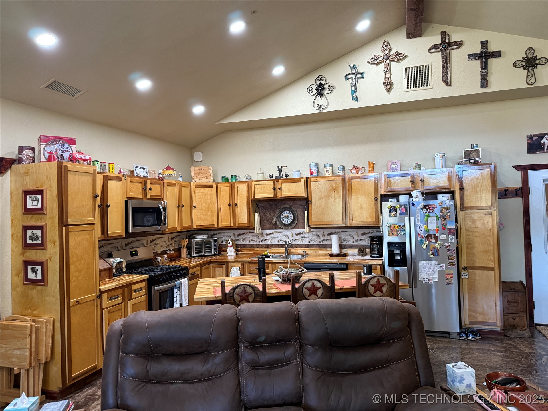 1500 Candlewood Property Photo 44