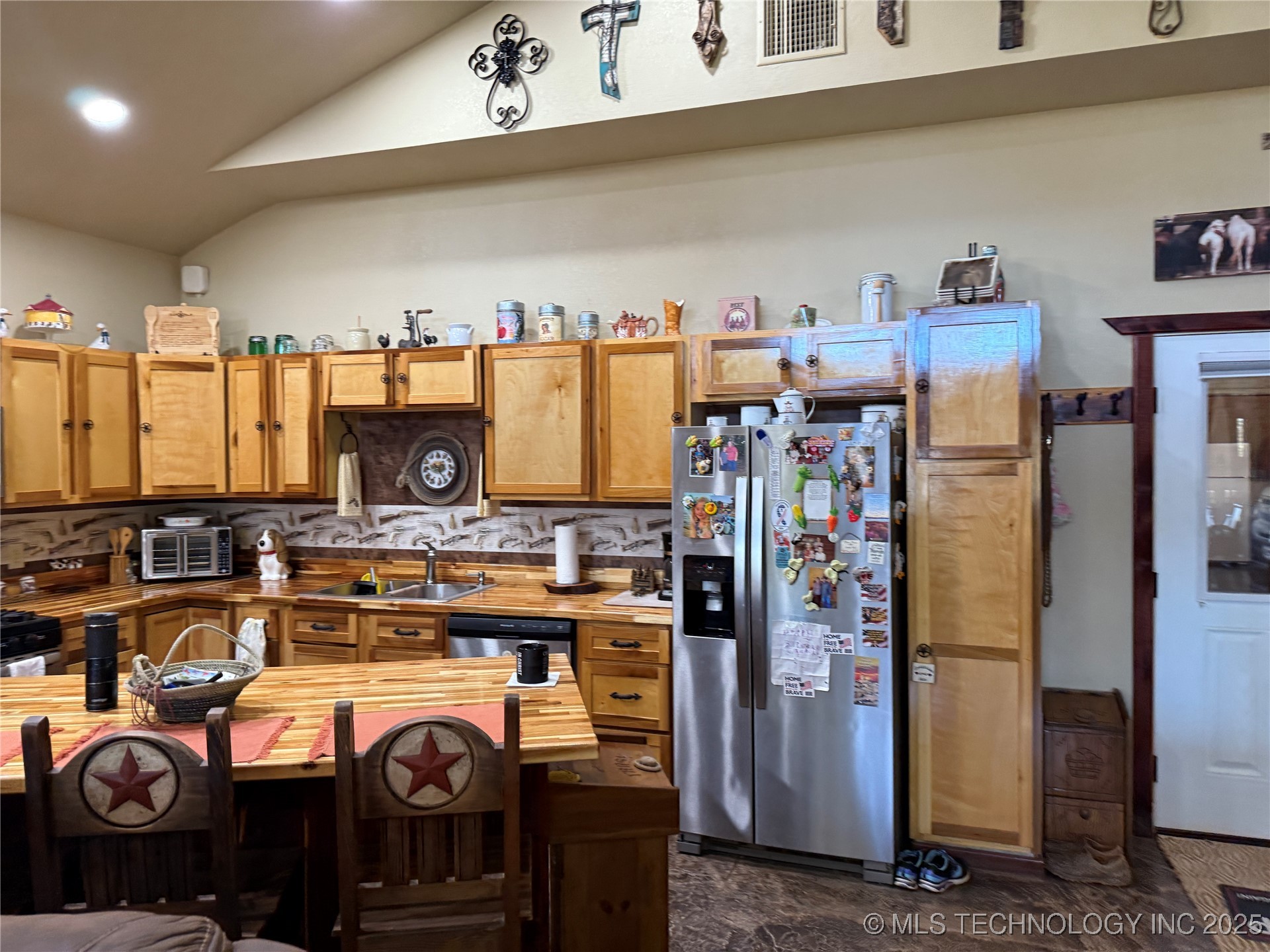 1500 Candlewood Property Photo 46