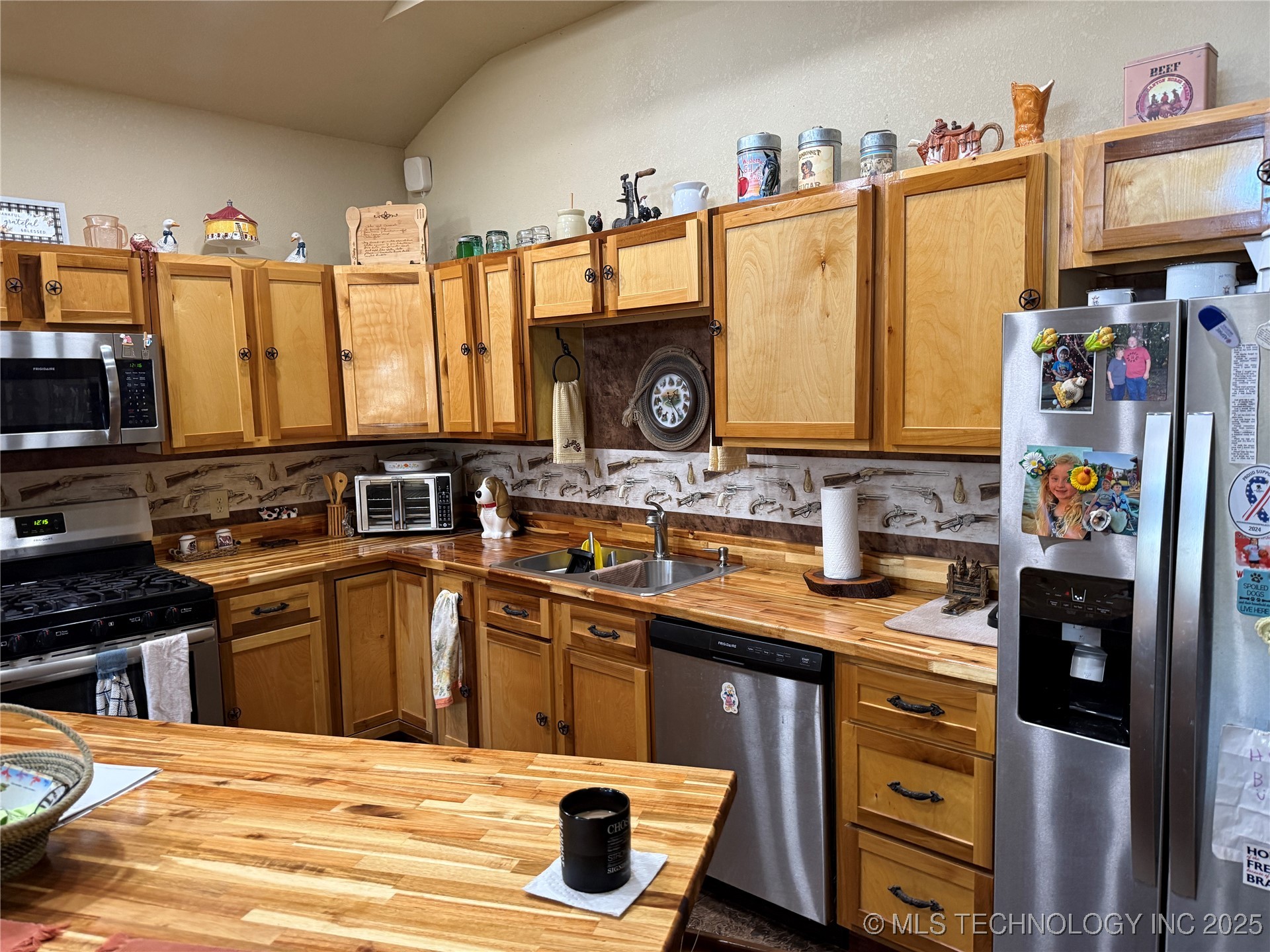 1500 Candlewood Property Photo 47