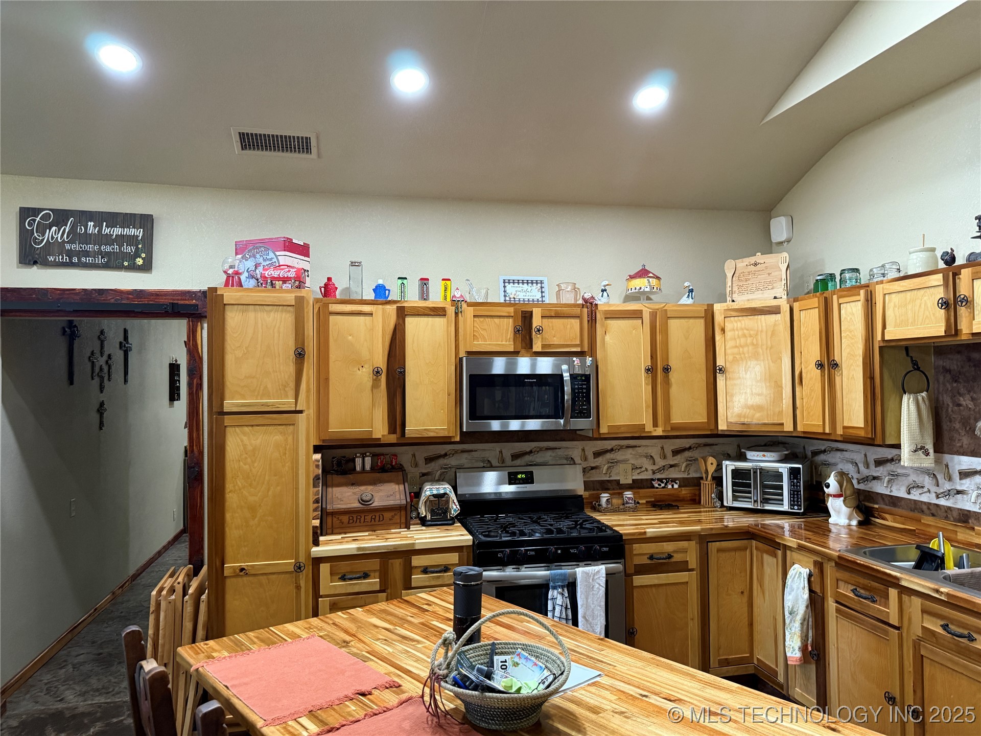 1500 Candlewood Property Photo 48