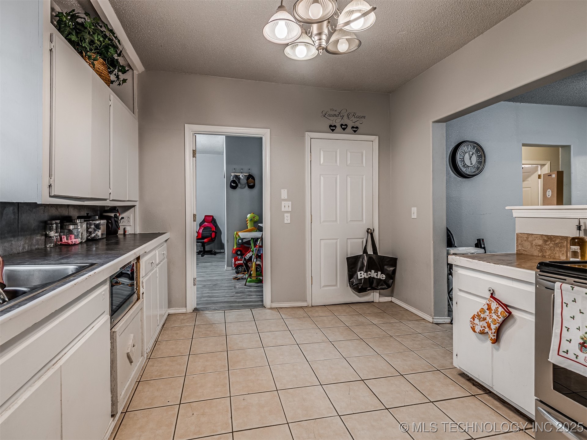 139 S Hickory Street Property Photo 18