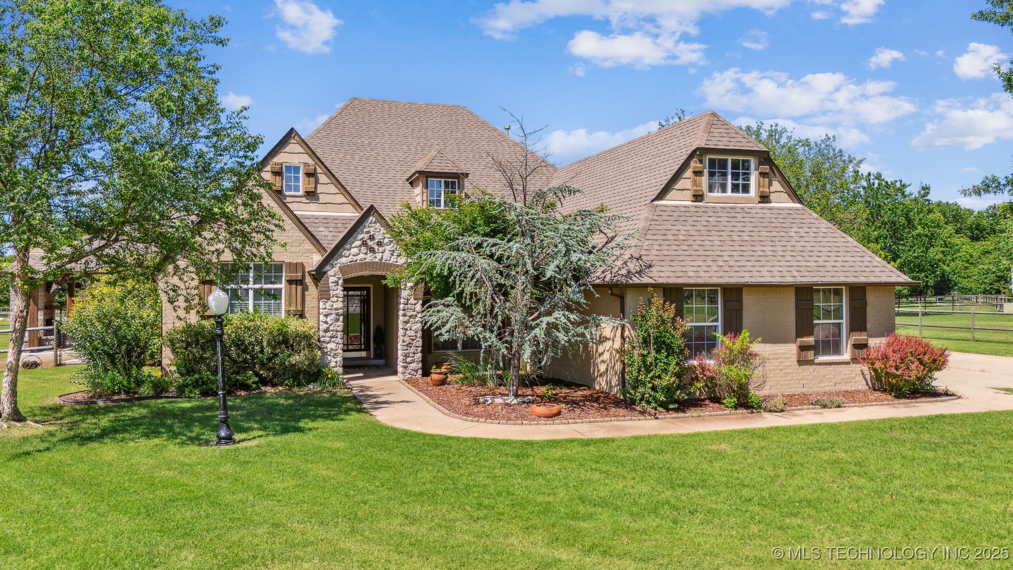 7235 N 198th East Avenue Property Photo 4