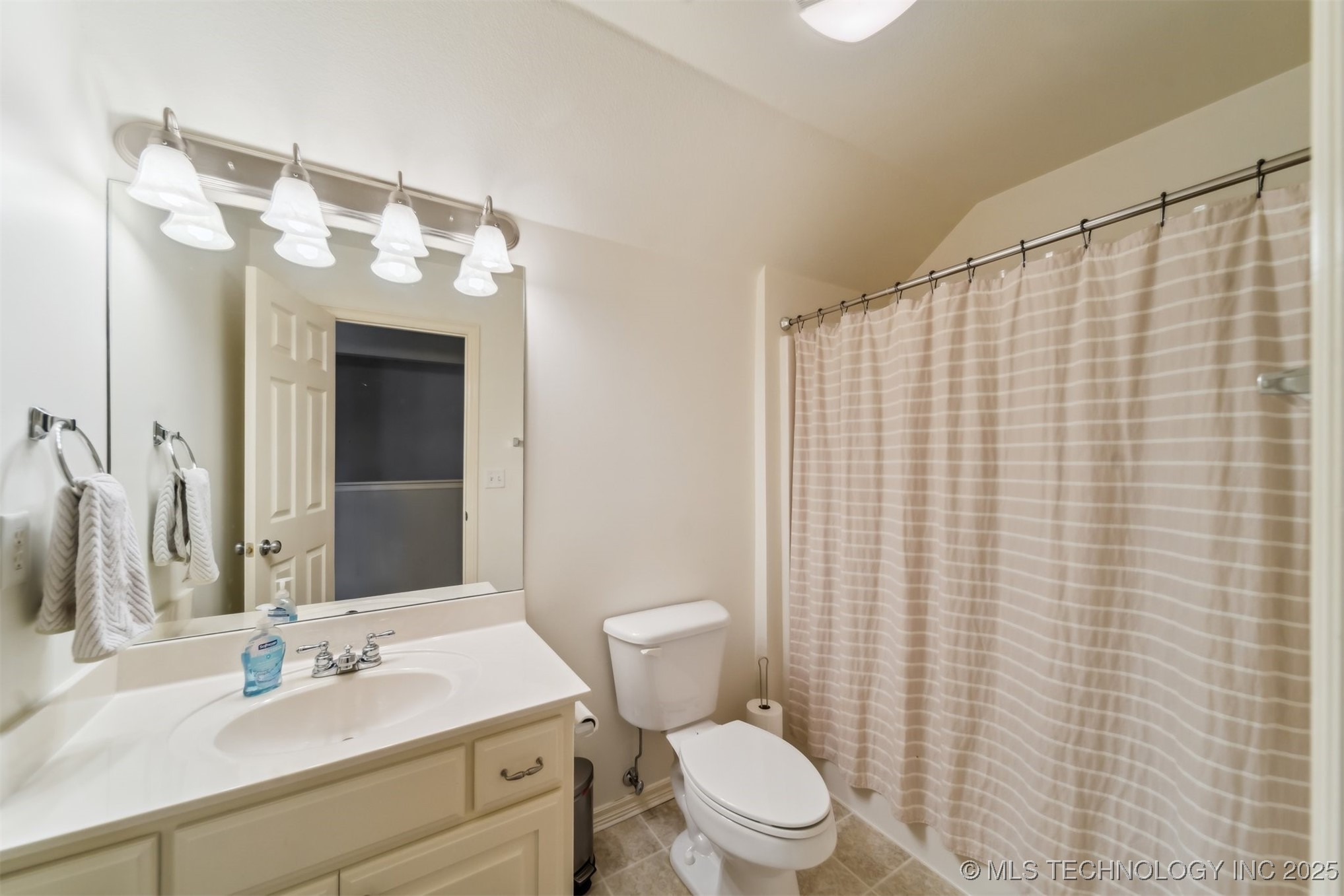 7235 N 198th East Avenue Property Photo 55