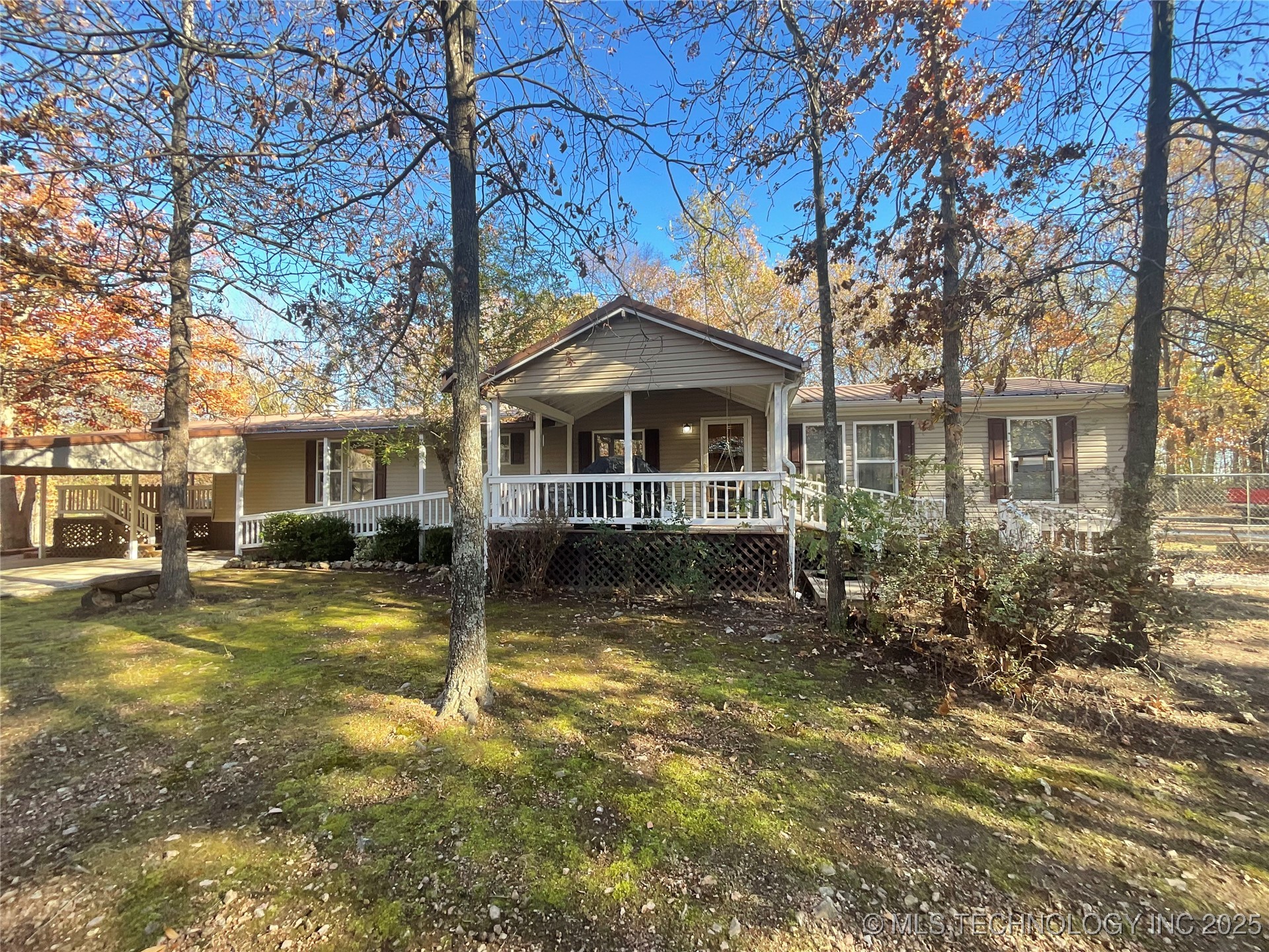 180 Red Oak Property Photo 1