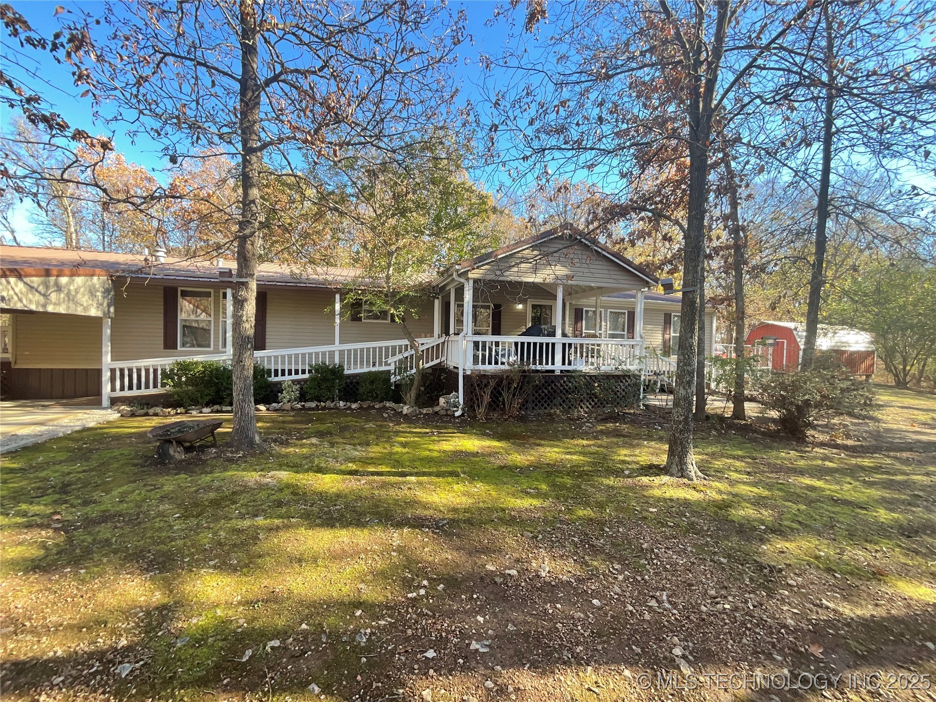 180 Red Oak Property Photo 3