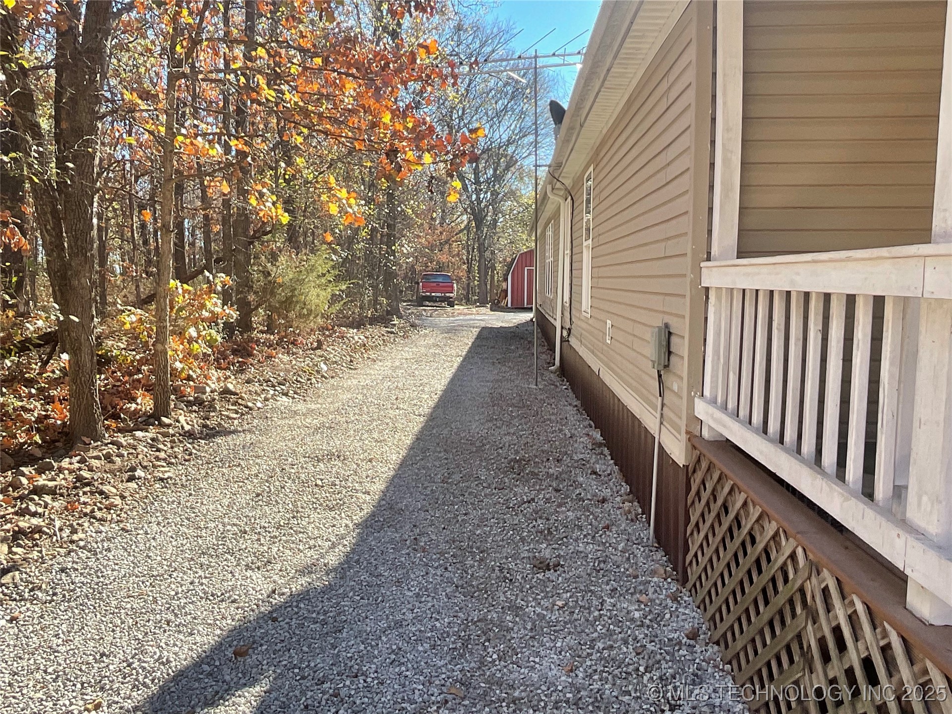 180 Red Oak Property Photo 7