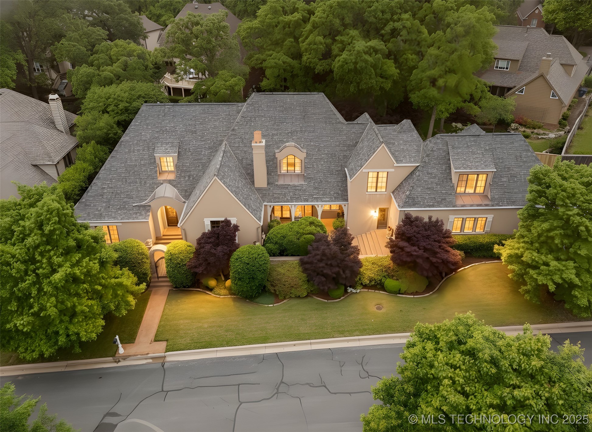 11616 S Hudson Court Property Photo 1